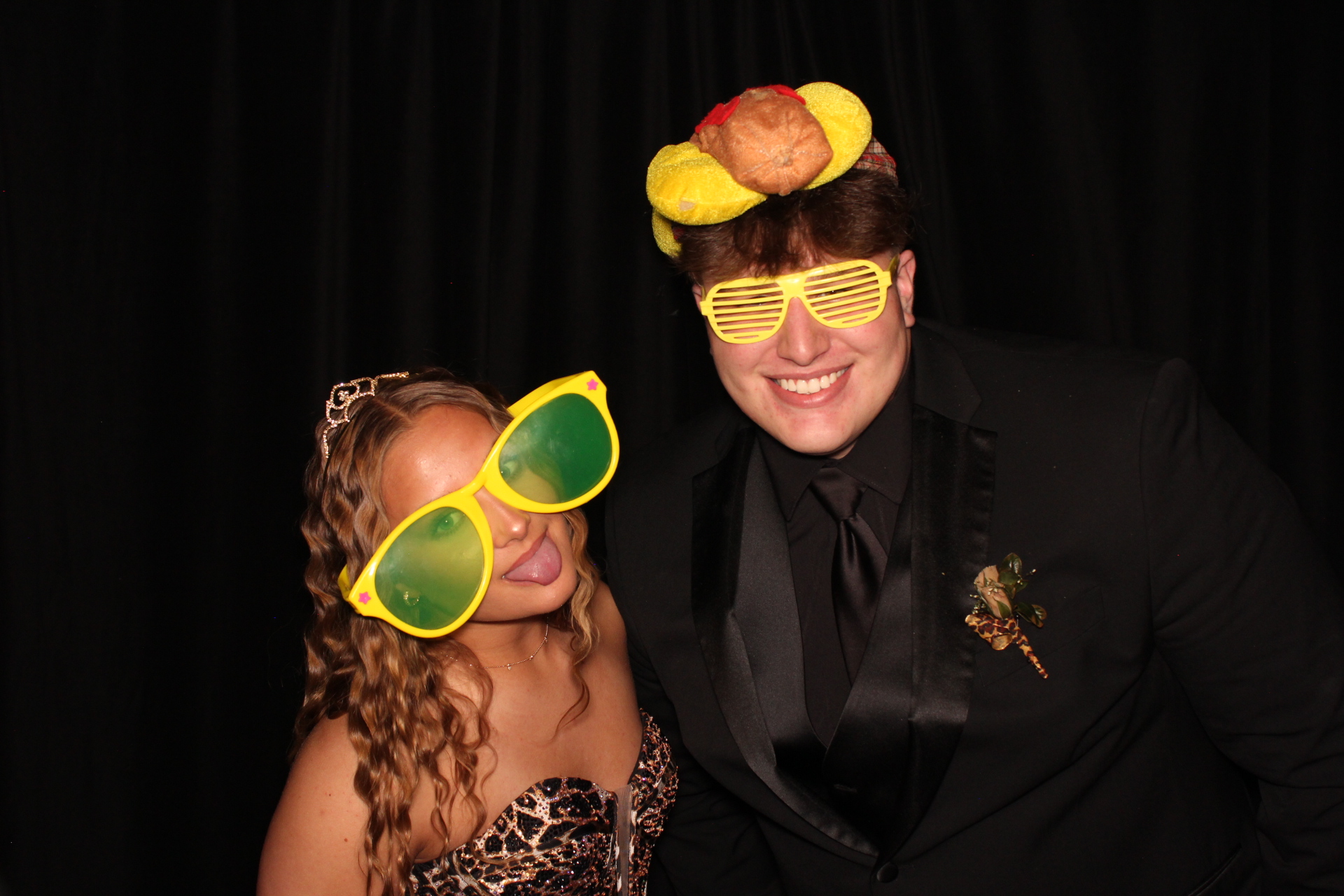 Batavia Prom | View more photos from the event at gallery.photoboothcincy.com/u/PhotoBoothCincy/Batavia-Prom