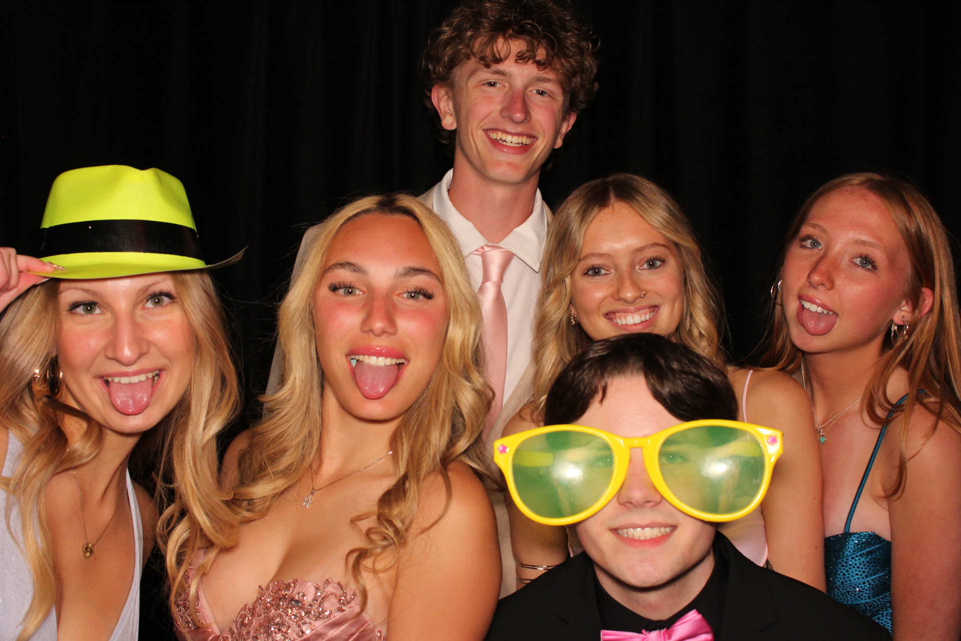 Batavia Prom | View more photos from the event at gallery.photoboothcincy.com/u/PhotoBoothCincy/Batavia-Prom