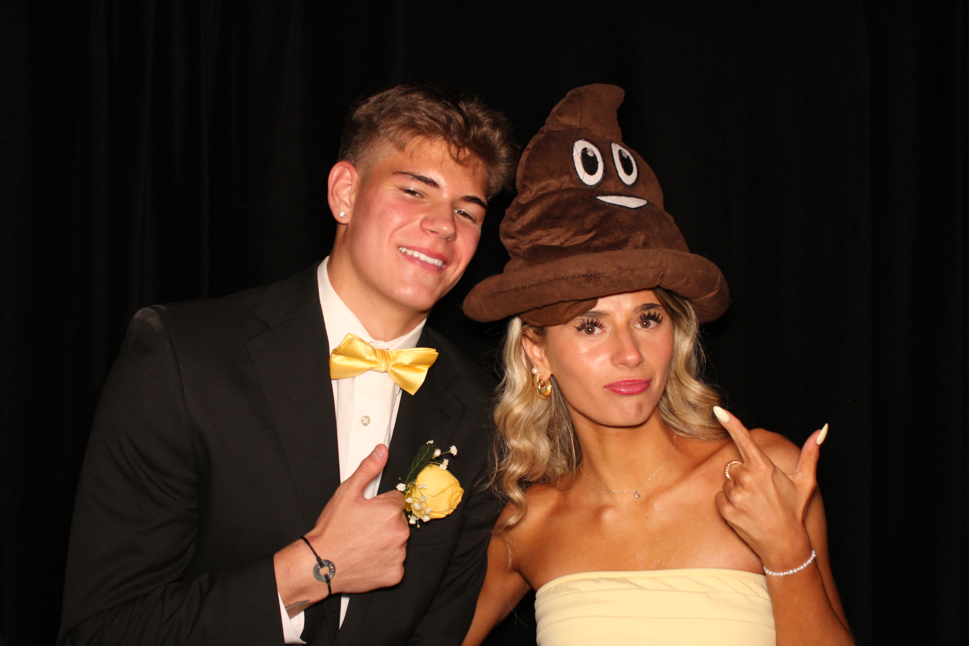 Batavia Prom | View more photos from the event at gallery.photoboothcincy.com/u/PhotoBoothCincy/Batavia-Prom
