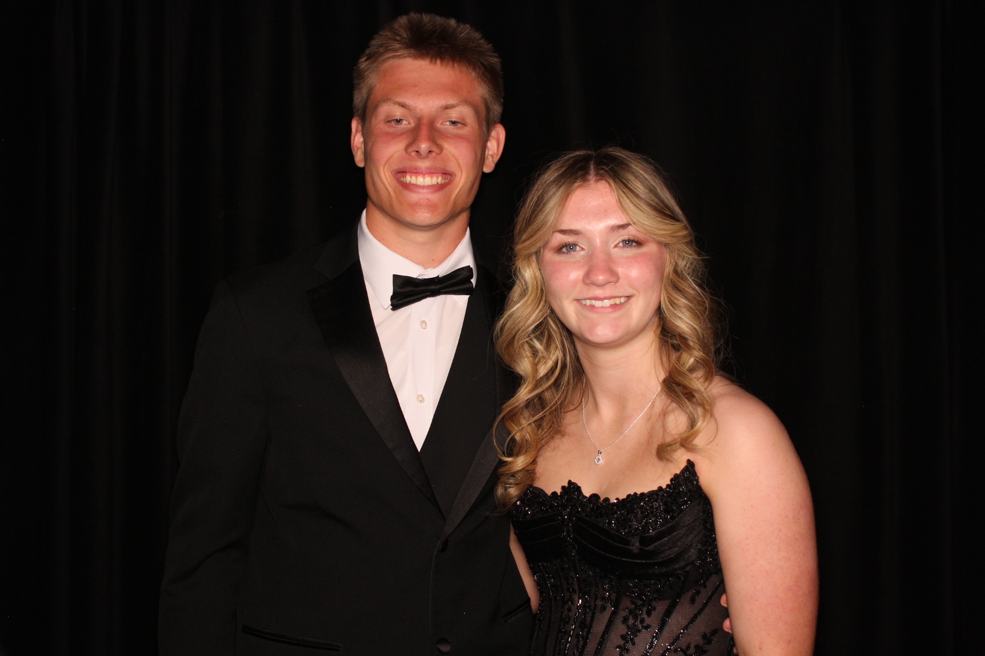 Batavia Prom | View more photos from the event at gallery.photoboothcincy.com/u/PhotoBoothCincy/Batavia-Prom