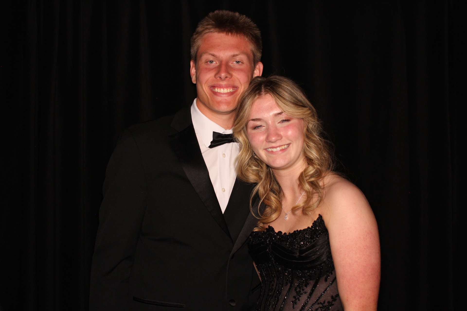 Batavia Prom | View more photos from the event at gallery.photoboothcincy.com/u/PhotoBoothCincy/Batavia-Prom