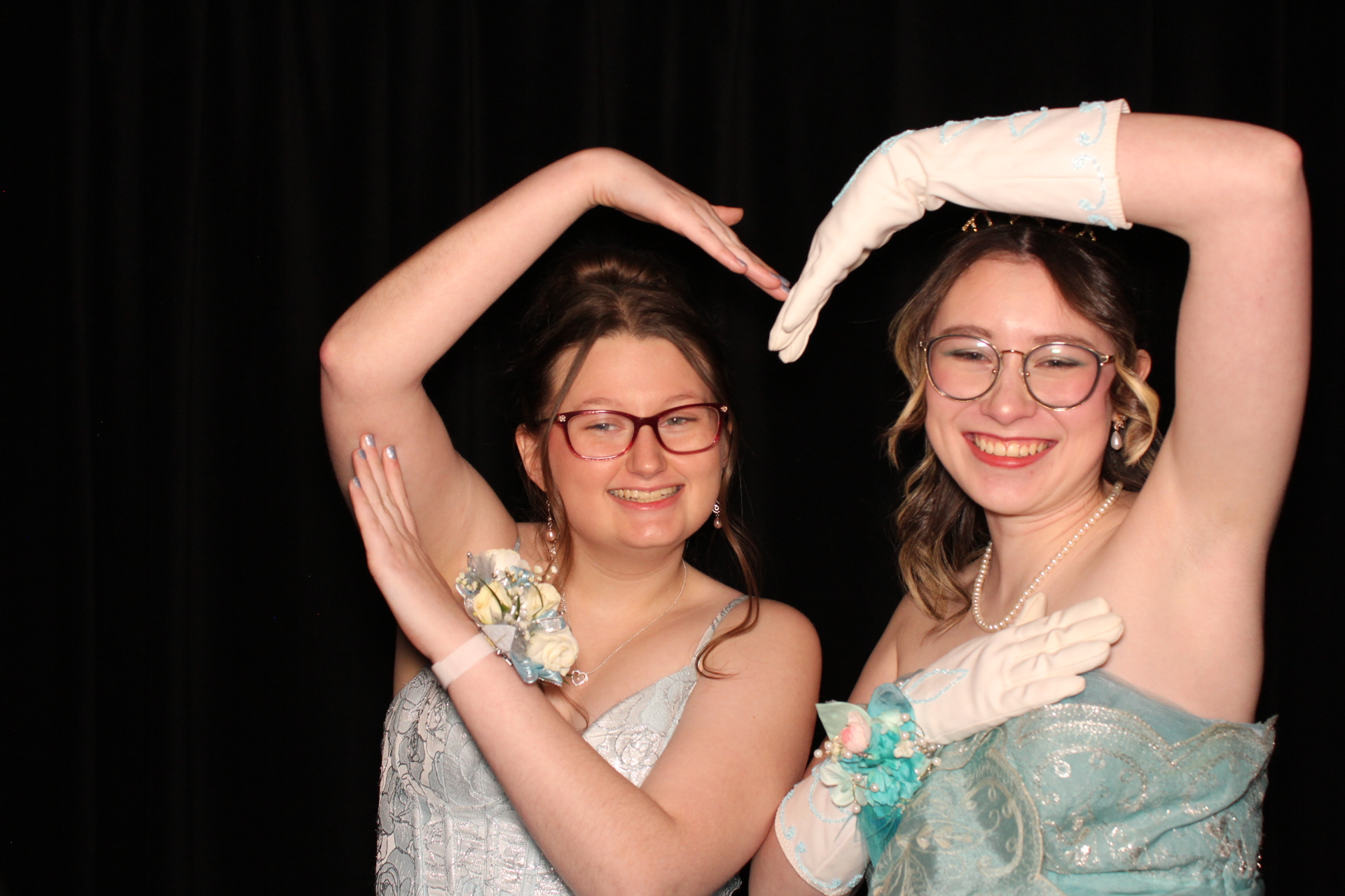 Batavia Prom | View more photos from the event at gallery.photoboothcincy.com/u/PhotoBoothCincy/Batavia-Prom