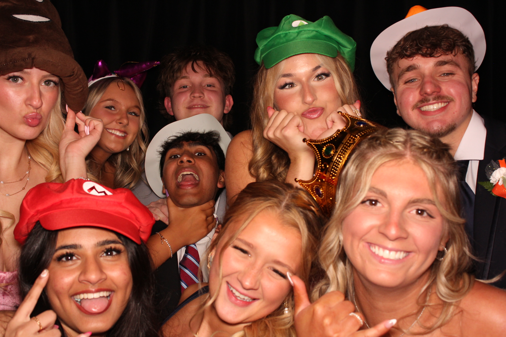 Batavia Prom | View more photos from the event at gallery.photoboothcincy.com/u/PhotoBoothCincy/Batavia-Prom