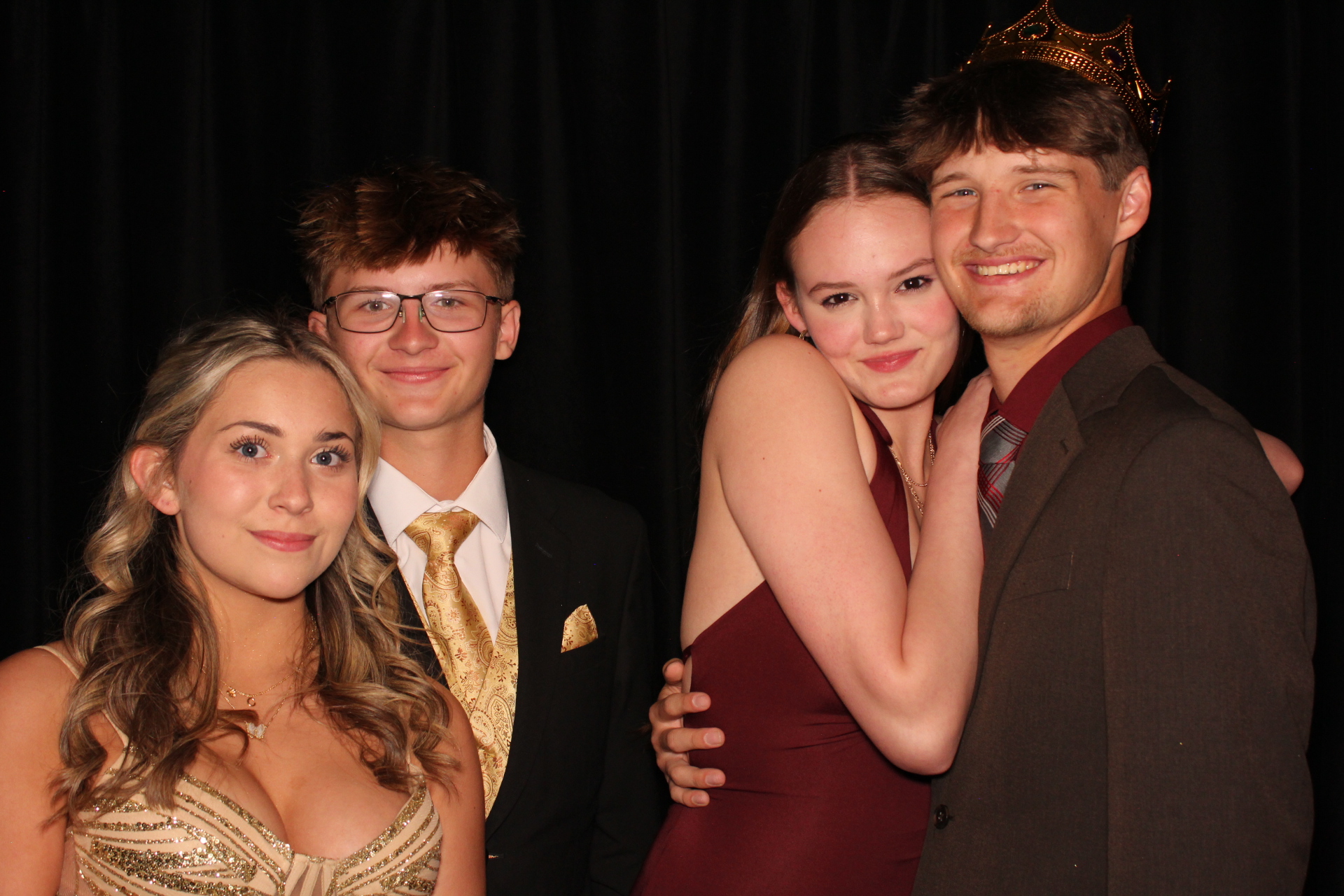Batavia Prom | View more photos from the event at gallery.photoboothcincy.com/u/PhotoBoothCincy/Batavia-Prom