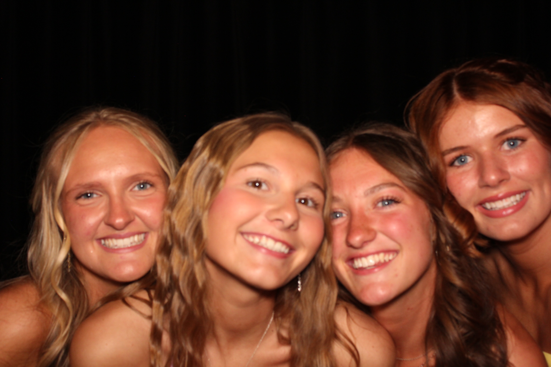 Batavia Prom | View more photos from the event at gallery.photoboothcincy.com/u/PhotoBoothCincy/Batavia-Prom