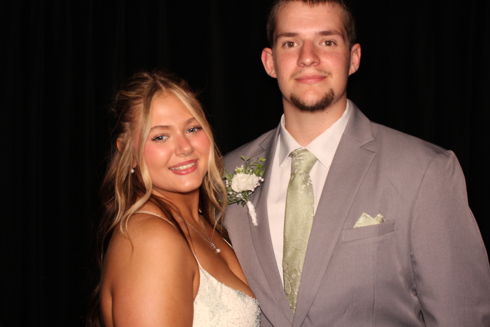Batavia Prom | View more photos from the event at gallery.photoboothcincy.com/u/PhotoBoothCincy/Batavia-Prom