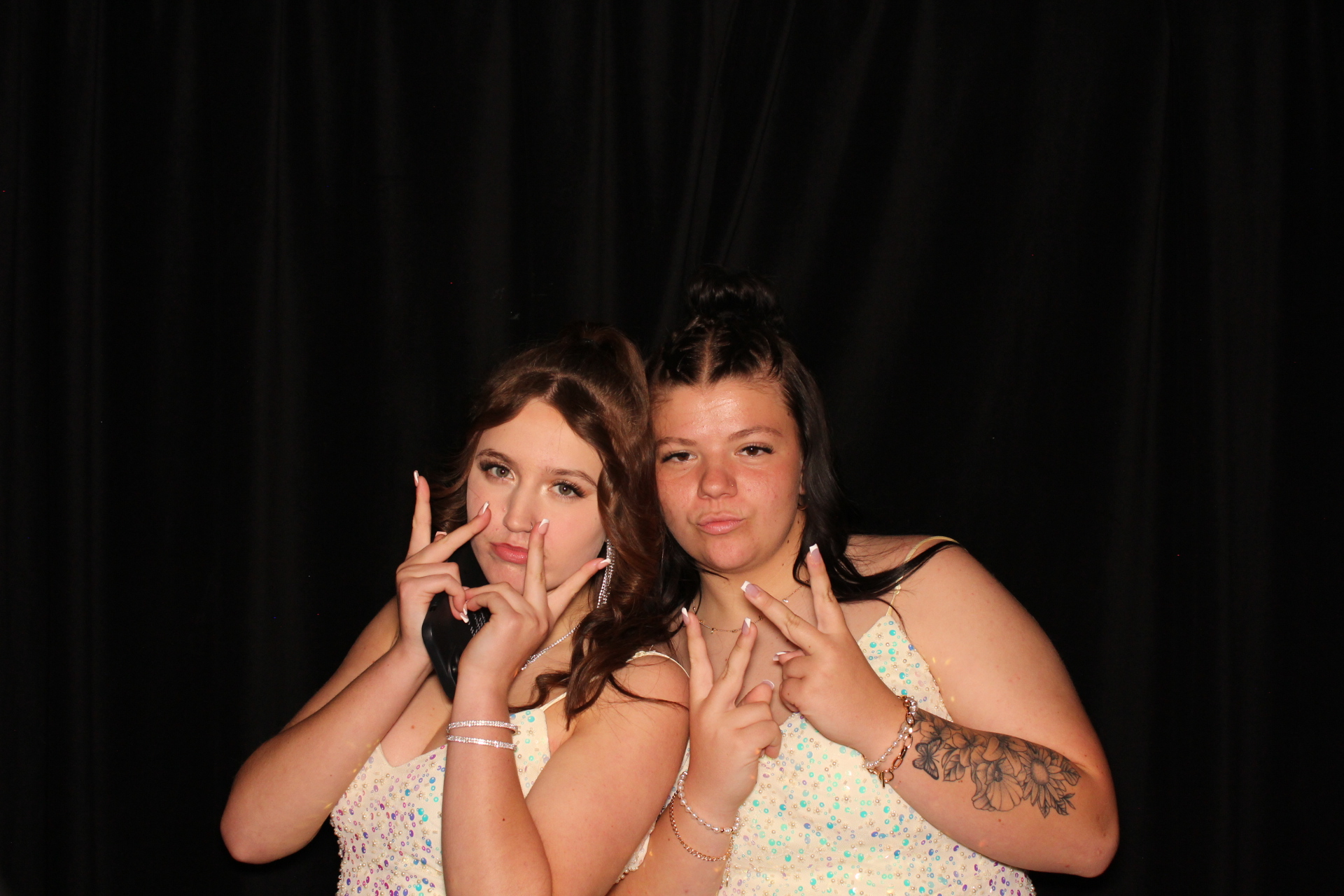 Batavia Prom | View more photos from the event at gallery.photoboothcincy.com/u/PhotoBoothCincy/Batavia-Prom