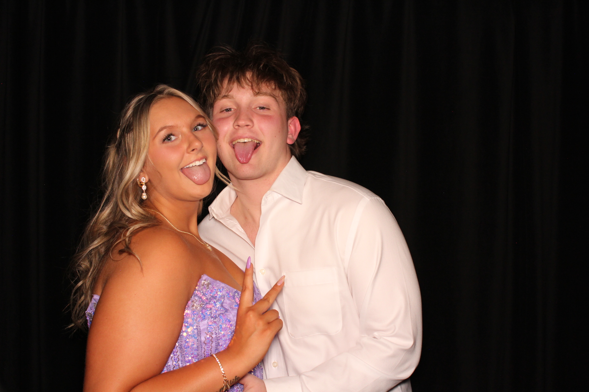 Batavia Prom | View more photos from the event at gallery.photoboothcincy.com/u/PhotoBoothCincy/Batavia-Prom