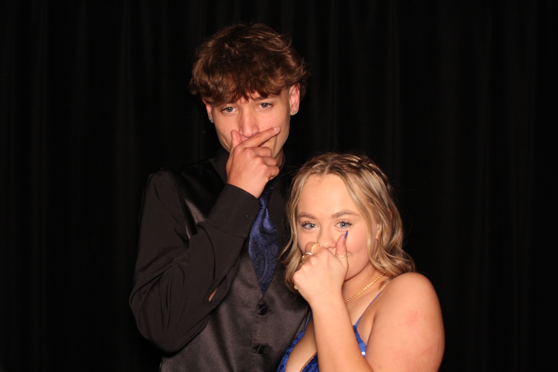 Batavia Prom | View more photos from the event at gallery.photoboothcincy.com/u/PhotoBoothCincy/Batavia-Prom