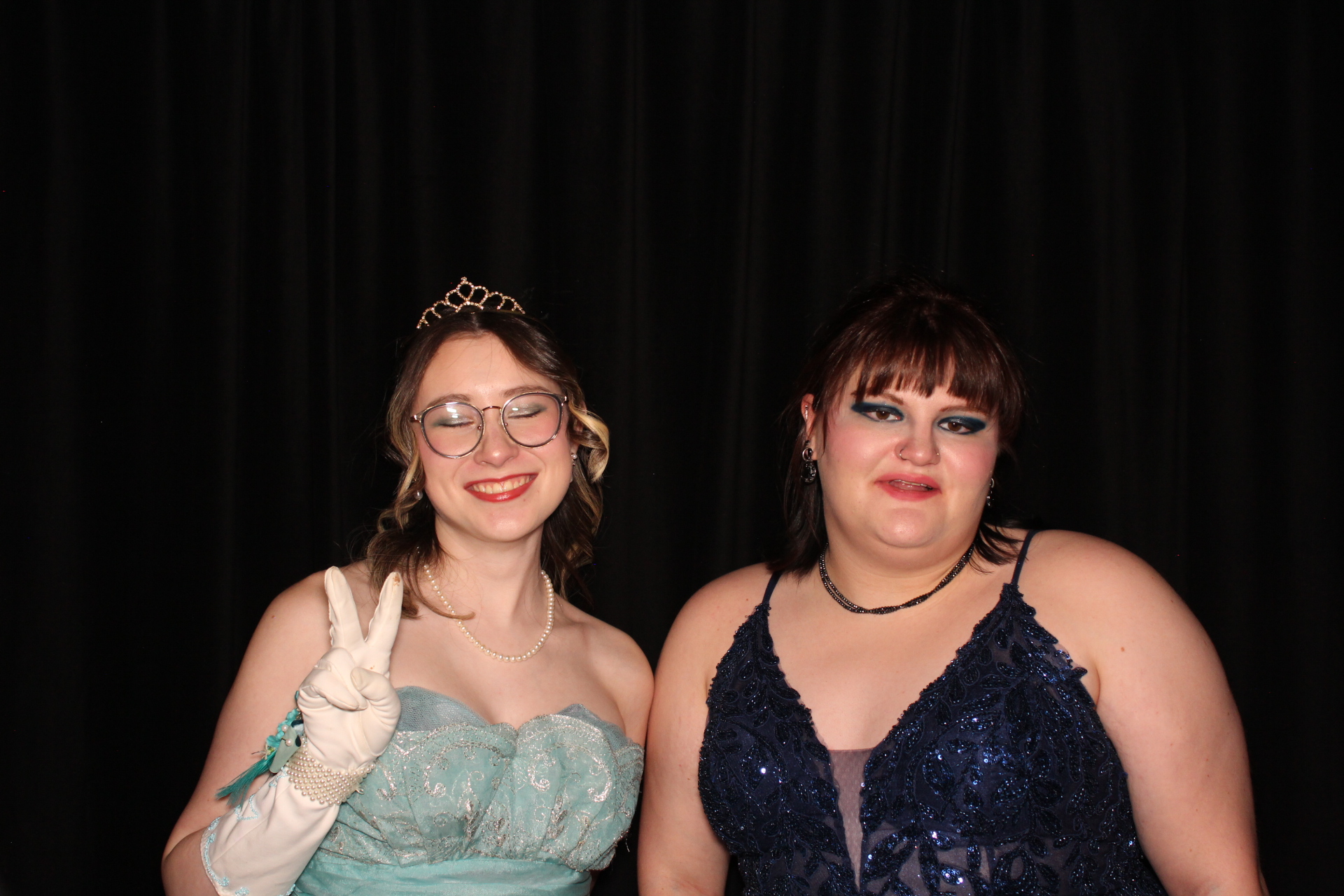 Batavia Prom | View more photos from the event at gallery.photoboothcincy.com/u/PhotoBoothCincy/Batavia-Prom