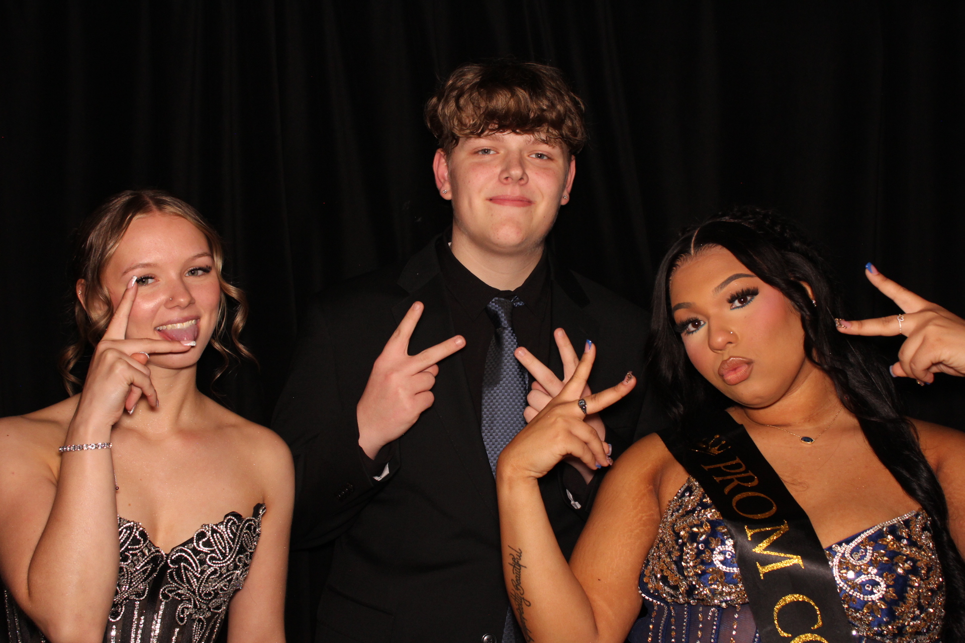 Batavia Prom | View more photos from the event at gallery.photoboothcincy.com/u/PhotoBoothCincy/Batavia-Prom