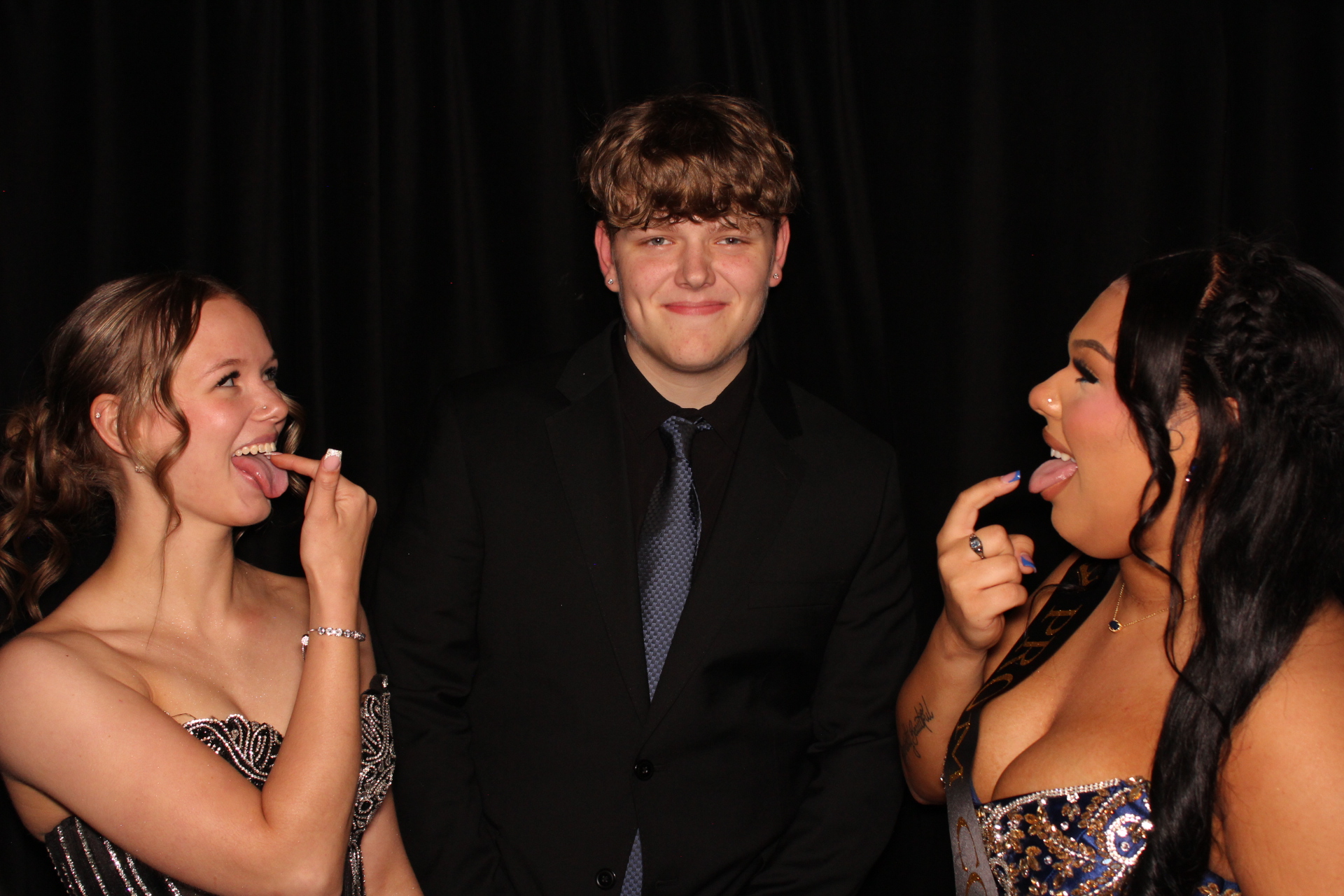 Batavia Prom | View more photos from the event at gallery.photoboothcincy.com/u/PhotoBoothCincy/Batavia-Prom