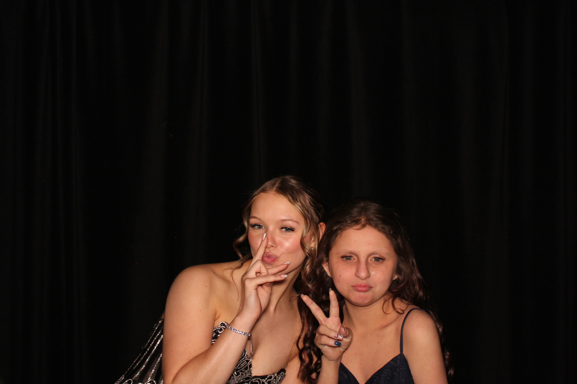 Batavia Prom | View more photos from the event at gallery.photoboothcincy.com/u/PhotoBoothCincy/Batavia-Prom