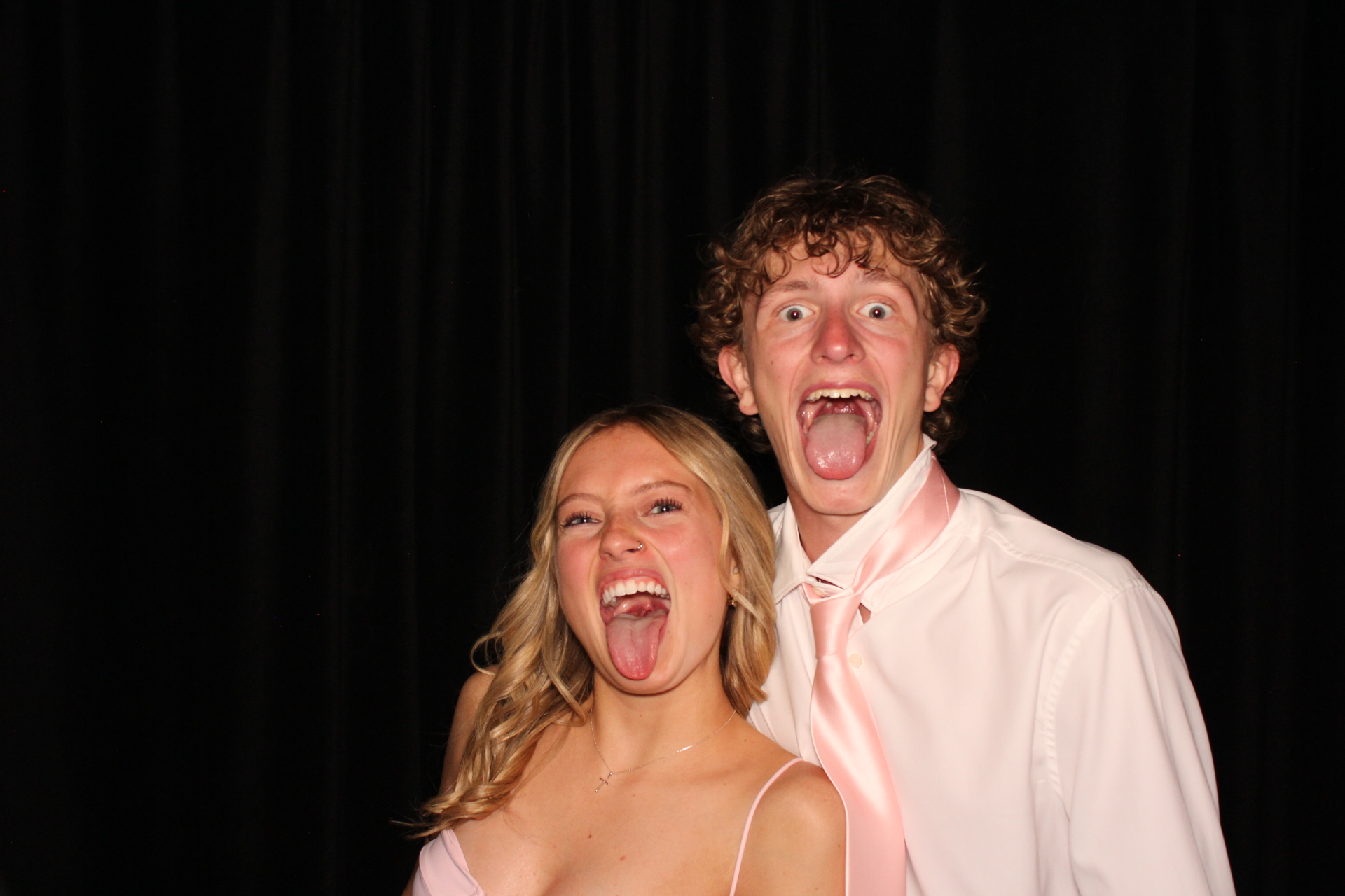 Batavia Prom | View more photos from the event at gallery.photoboothcincy.com/u/PhotoBoothCincy/Batavia-Prom