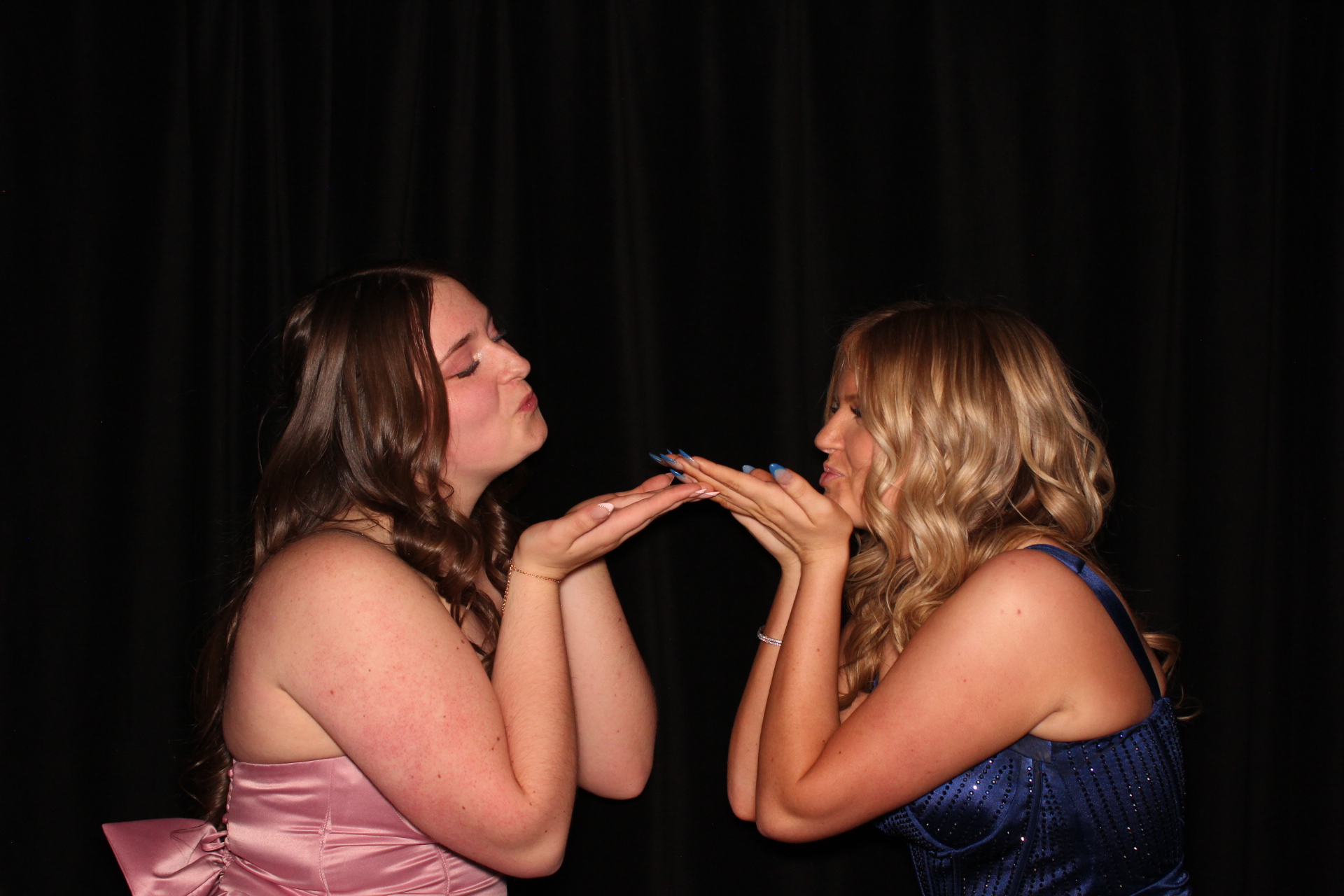Batavia Prom | View more photos from the event at gallery.photoboothcincy.com/u/PhotoBoothCincy/Batavia-Prom