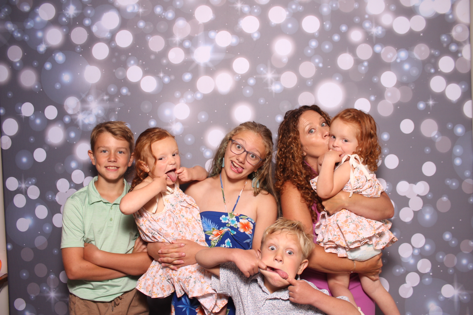 Brenden & Danica’s Wedding | View more photos from the event at gallery.photoboothcincy.com/u/PhotoBoothCincy/Brenden-Danica’s-Wedding