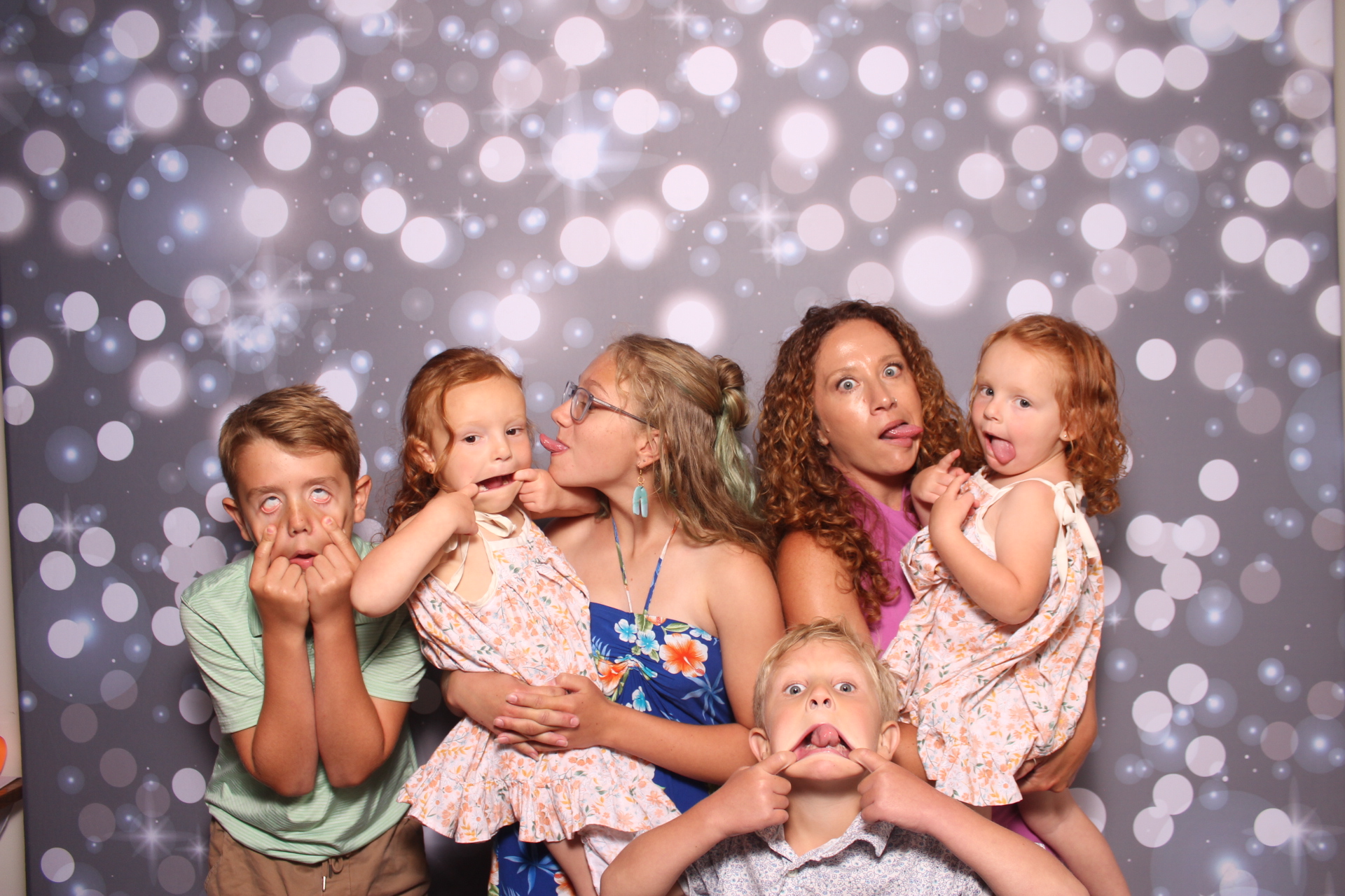 Brenden & Danica’s Wedding | View more photos from the event at gallery.photoboothcincy.com/u/PhotoBoothCincy/Brenden-Danica’s-Wedding