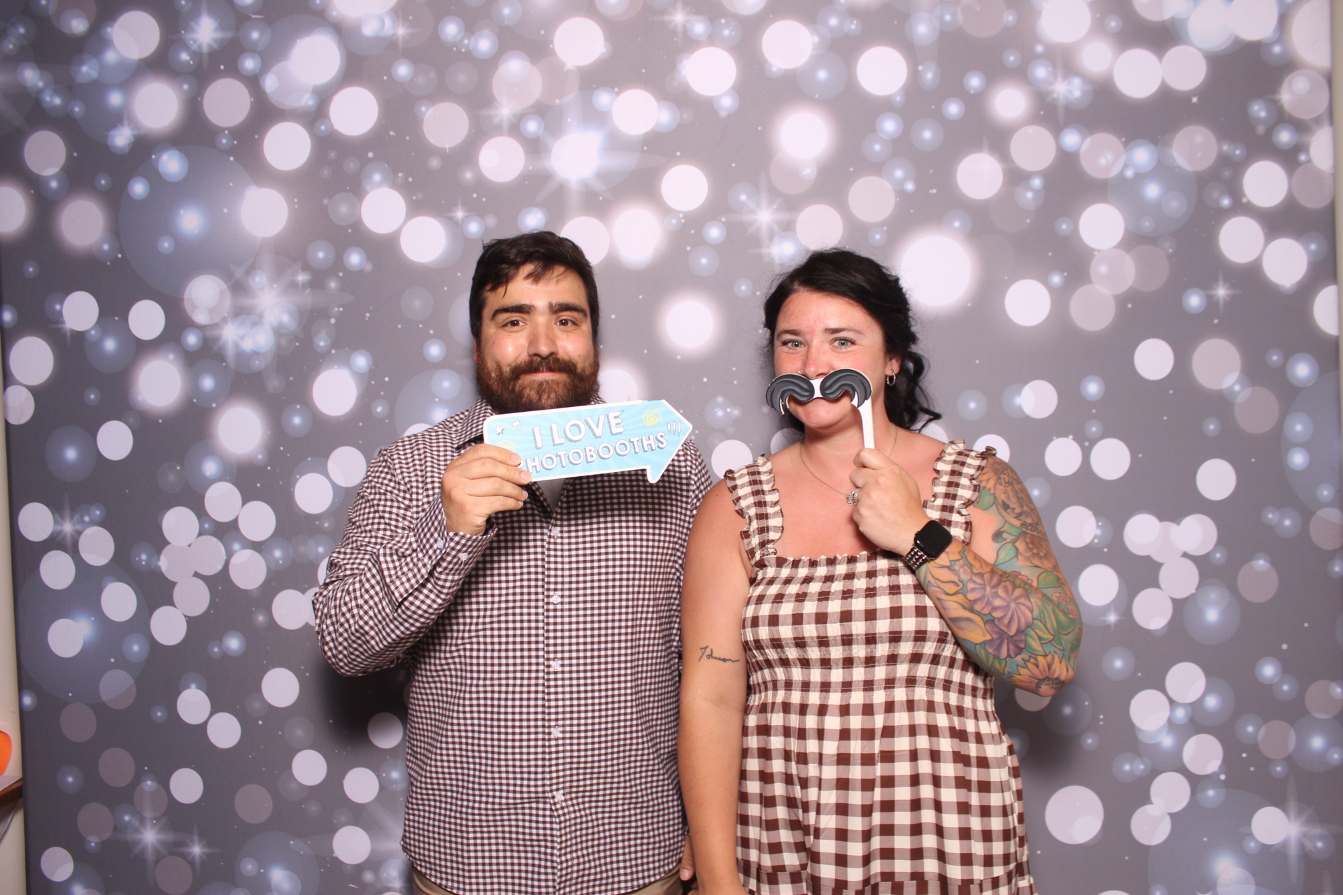 Brenden & Danica’s Wedding | View more photos from the event at gallery.photoboothcincy.com/u/PhotoBoothCincy/Brenden-Danica’s-Wedding