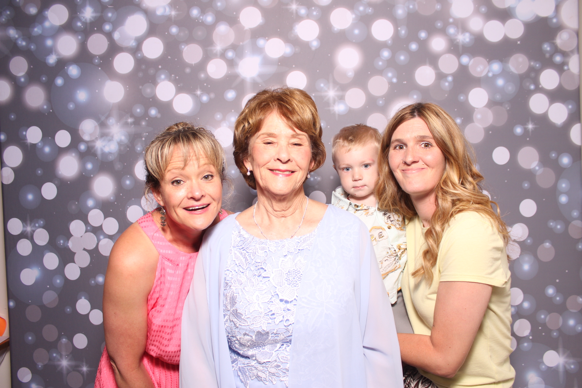 Brenden & Danica’s Wedding | View more photos from the event at gallery.photoboothcincy.com/u/PhotoBoothCincy/Brenden-Danica’s-Wedding