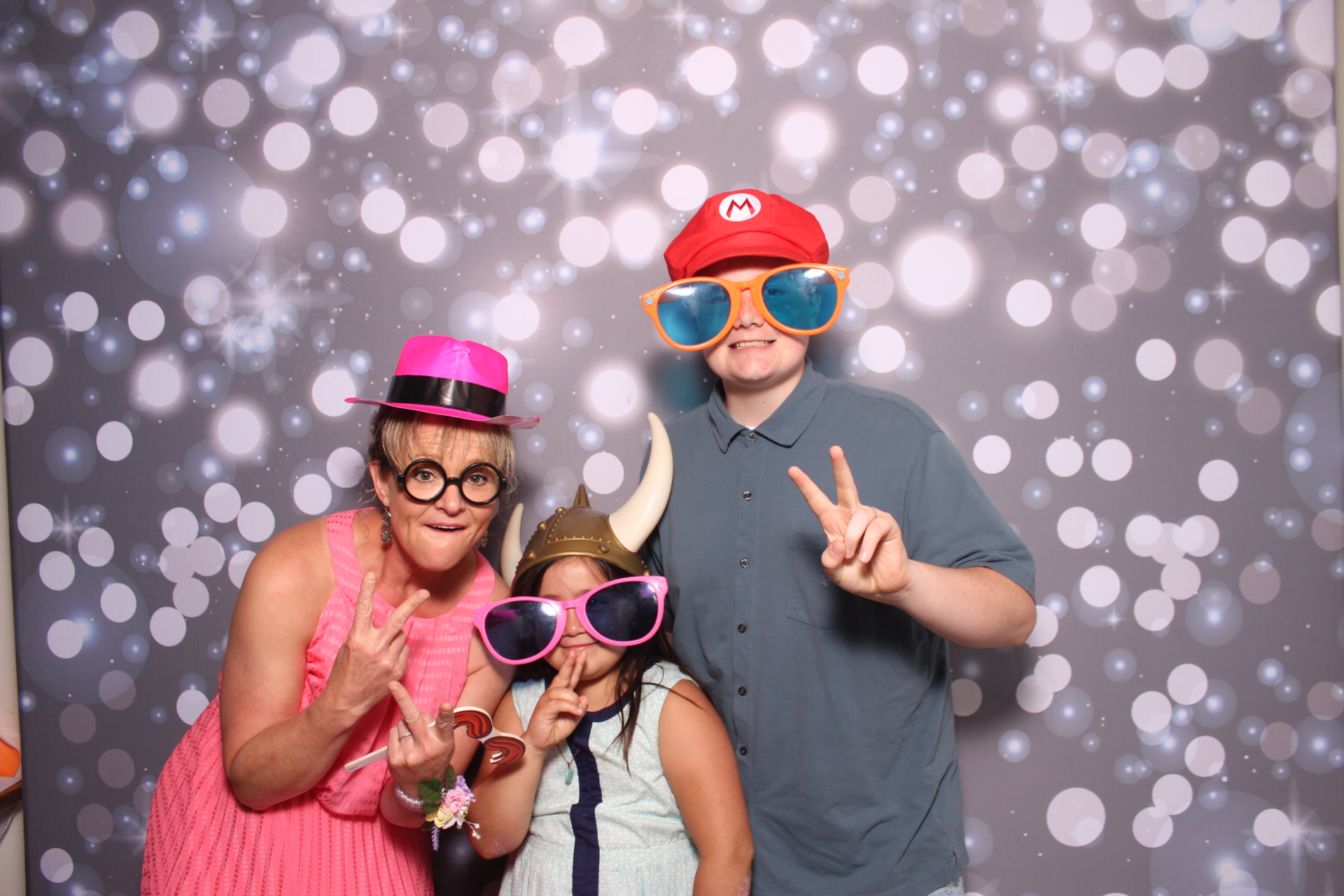 Brenden & Danica’s Wedding | View more photos from the event at gallery.photoboothcincy.com/u/PhotoBoothCincy/Brenden-Danica’s-Wedding