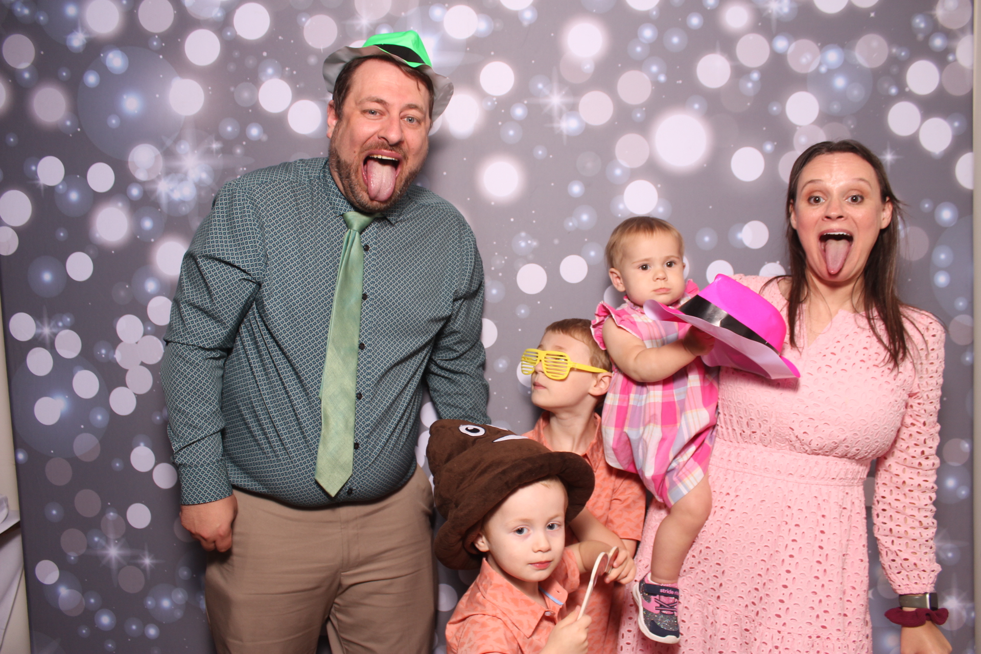 Brenden & Danica’s Wedding | View more photos from the event at gallery.photoboothcincy.com/u/PhotoBoothCincy/Brenden-Danica’s-Wedding