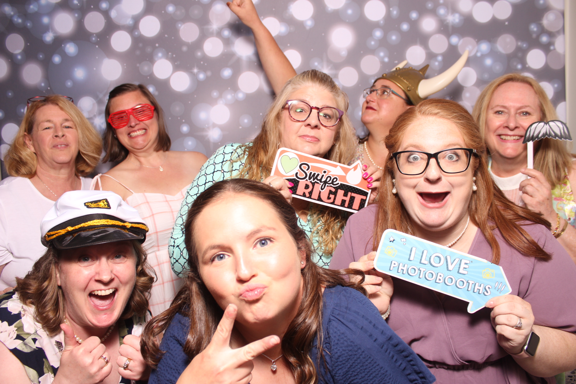 Brenden & Danica’s Wedding | View more photos from the event at gallery.photoboothcincy.com/u/PhotoBoothCincy/Brenden-Danica’s-Wedding