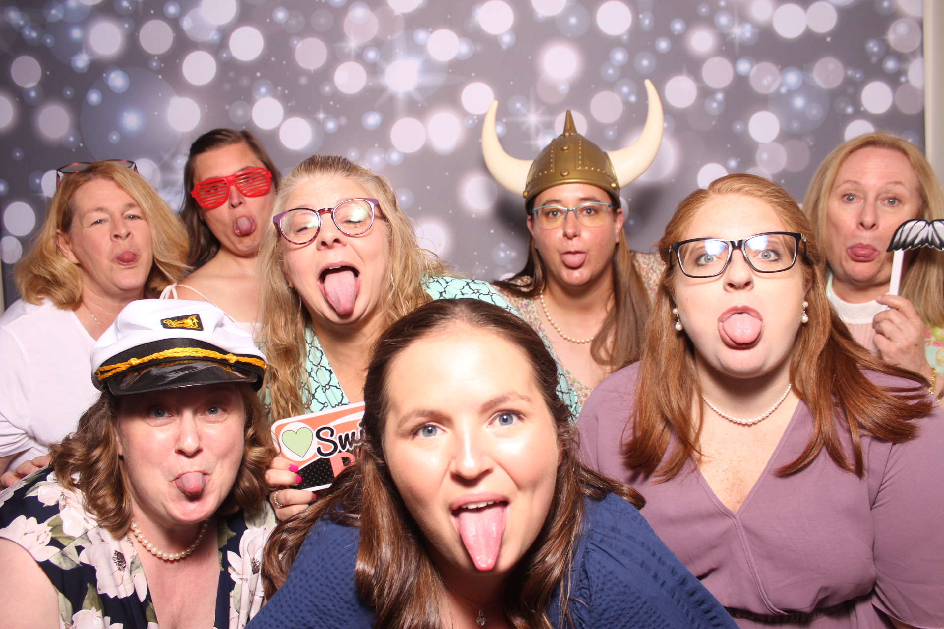 Brenden & Danica’s Wedding | View more photos from the event at gallery.photoboothcincy.com/u/PhotoBoothCincy/Brenden-Danica’s-Wedding