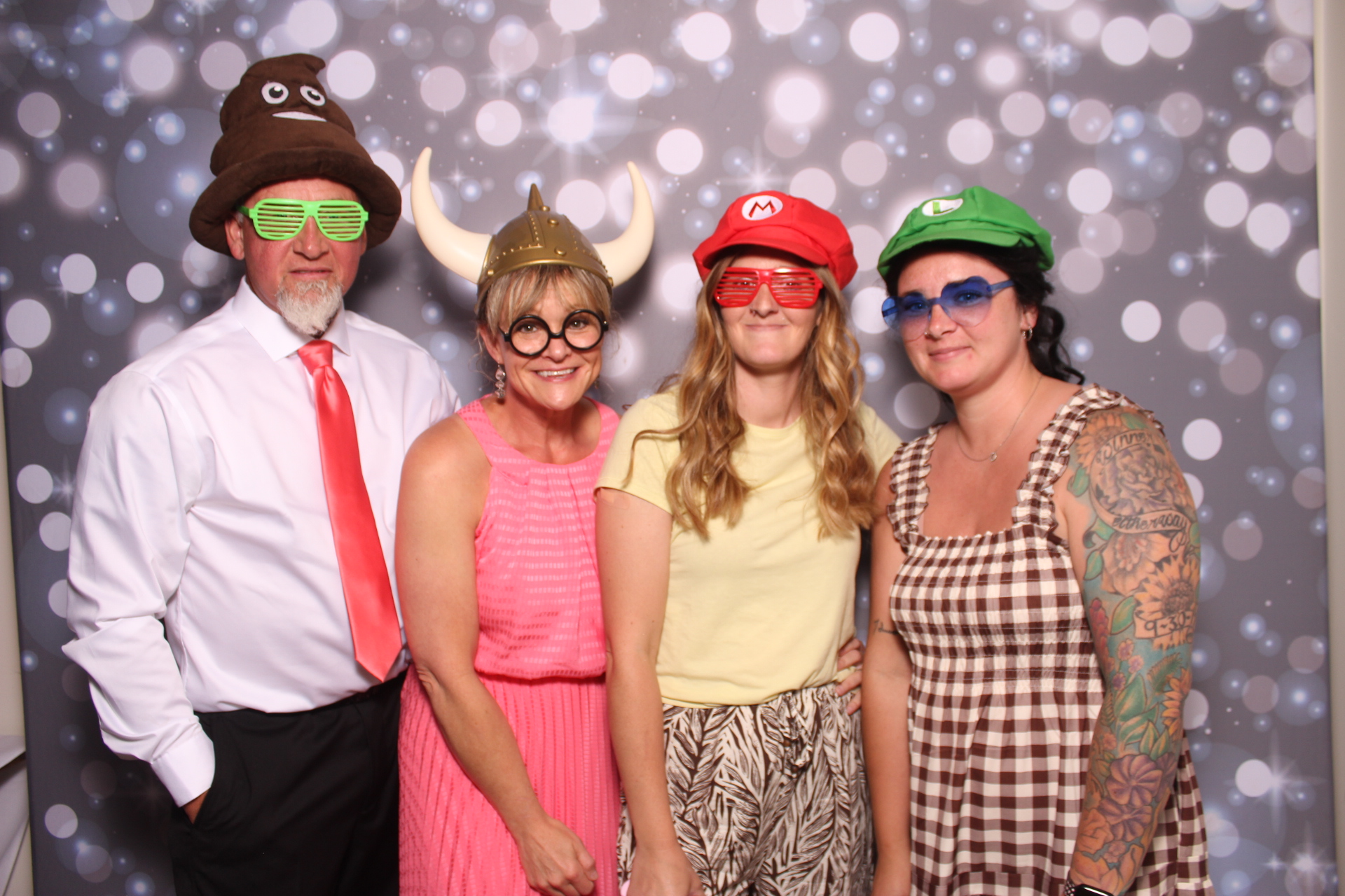 Brenden & Danica’s Wedding | View more photos from the event at gallery.photoboothcincy.com/u/PhotoBoothCincy/Brenden-Danica’s-Wedding
