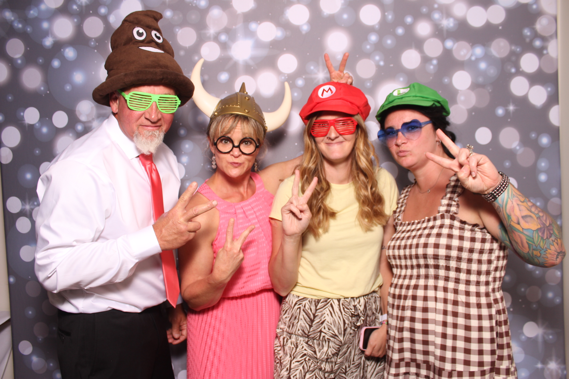Brenden & Danica’s Wedding | View more photos from the event at gallery.photoboothcincy.com/u/PhotoBoothCincy/Brenden-Danica’s-Wedding