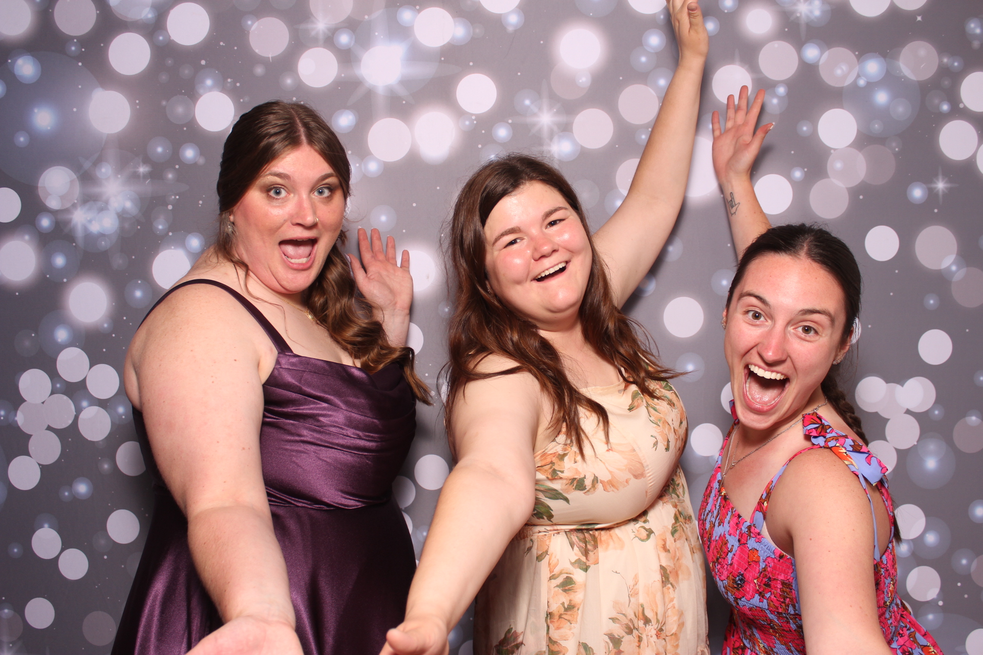 Brenden & Danica’s Wedding | View more photos from the event at gallery.photoboothcincy.com/u/PhotoBoothCincy/Brenden-Danica’s-Wedding