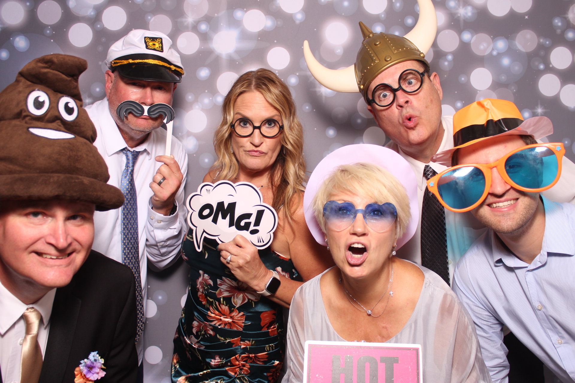 Brenden & Danica’s Wedding | View more photos from the event at gallery.photoboothcincy.com/u/PhotoBoothCincy/Brenden-Danica’s-Wedding