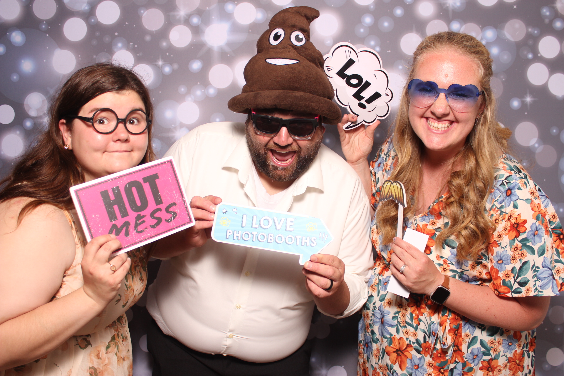 Brenden & Danica’s Wedding | View more photos from the event at gallery.photoboothcincy.com/u/PhotoBoothCincy/Brenden-Danica’s-Wedding