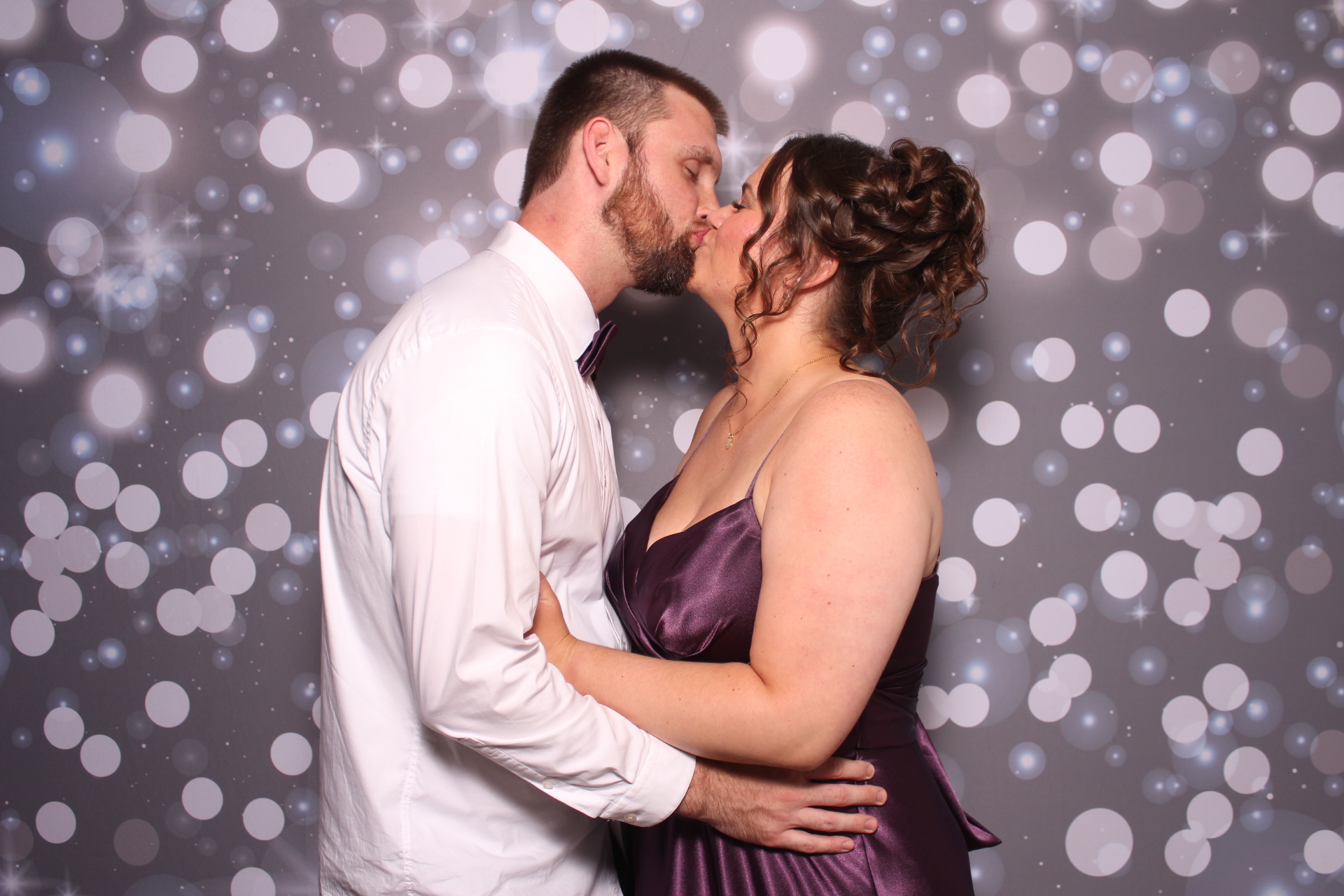 Brenden & Danica’s Wedding | View more photos from the event at gallery.photoboothcincy.com/u/PhotoBoothCincy/Brenden-Danica’s-Wedding