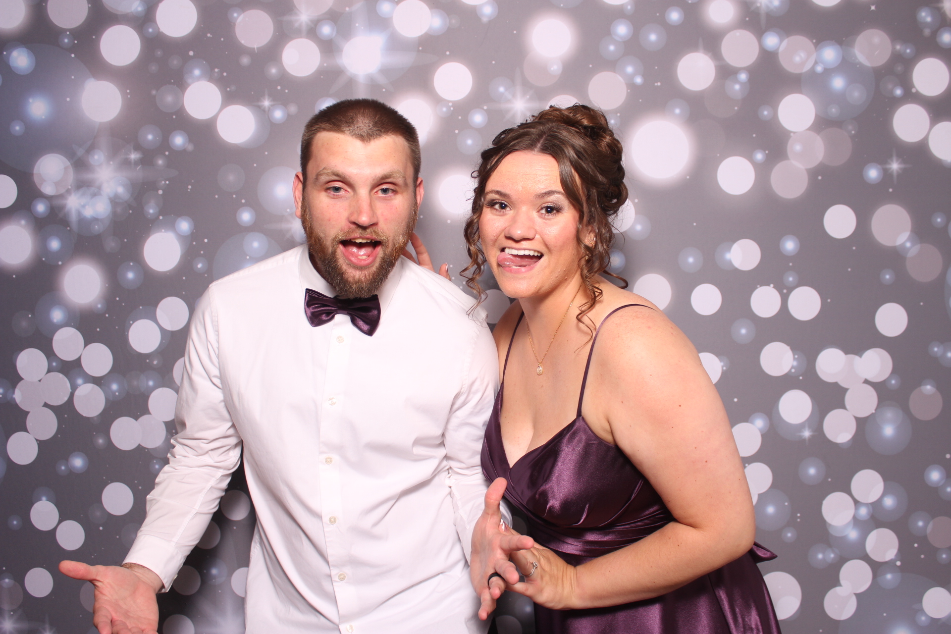 Brenden & Danica’s Wedding | View more photos from the event at gallery.photoboothcincy.com/u/PhotoBoothCincy/Brenden-Danica’s-Wedding