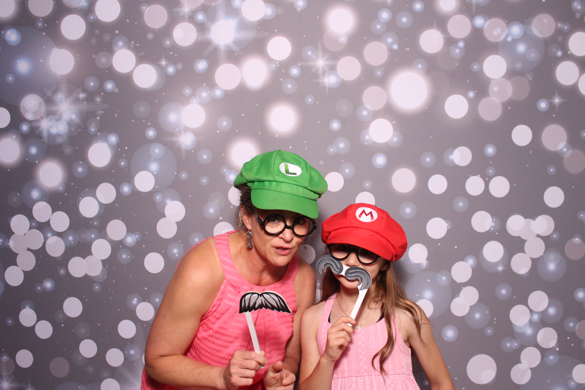 Brenden & Danica’s Wedding | View more photos from the event at gallery.photoboothcincy.com/u/PhotoBoothCincy/Brenden-Danica’s-Wedding
