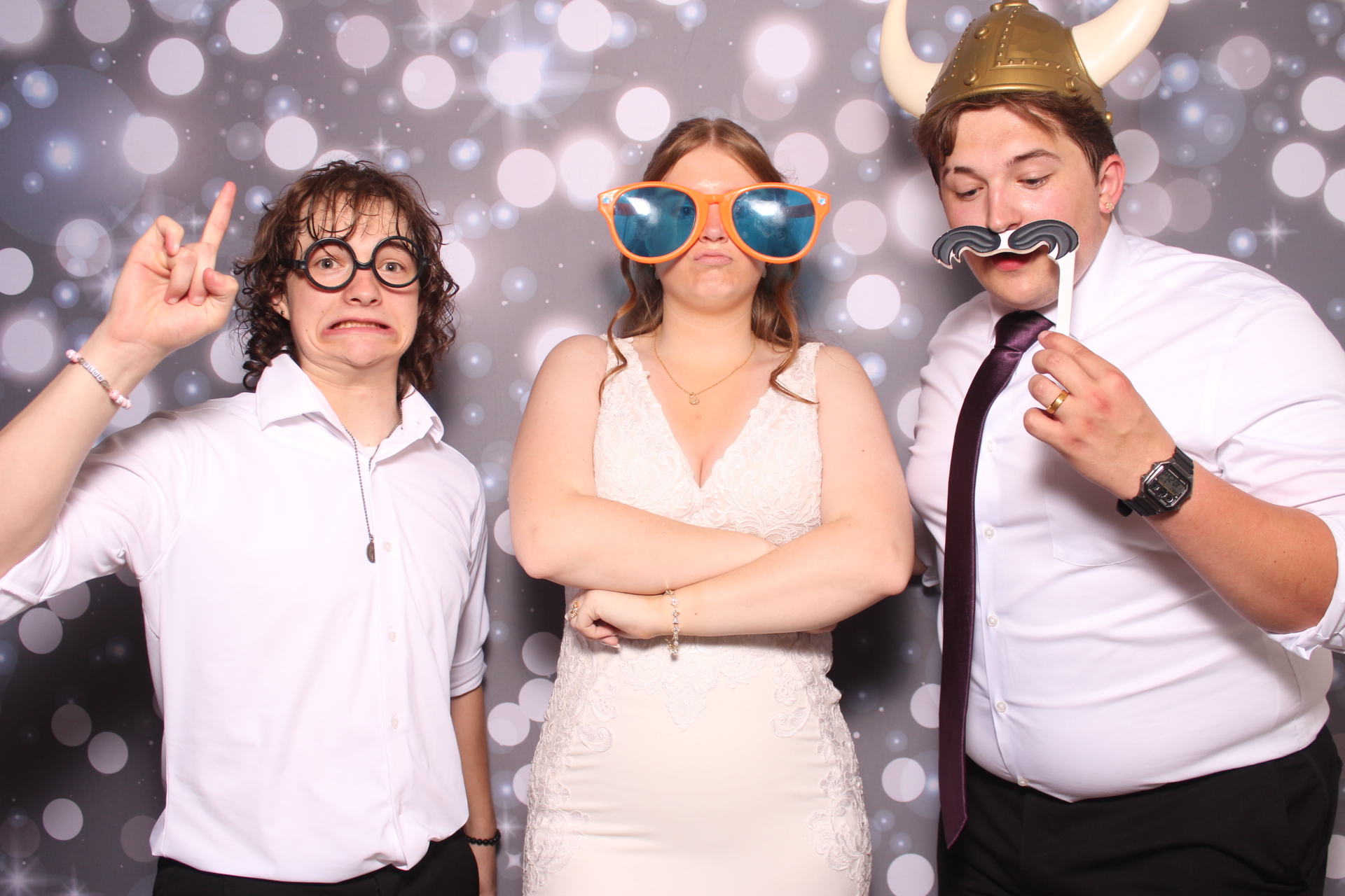 Brenden & Danica’s Wedding | View more photos from the event at gallery.photoboothcincy.com/u/PhotoBoothCincy/Brenden-Danica’s-Wedding