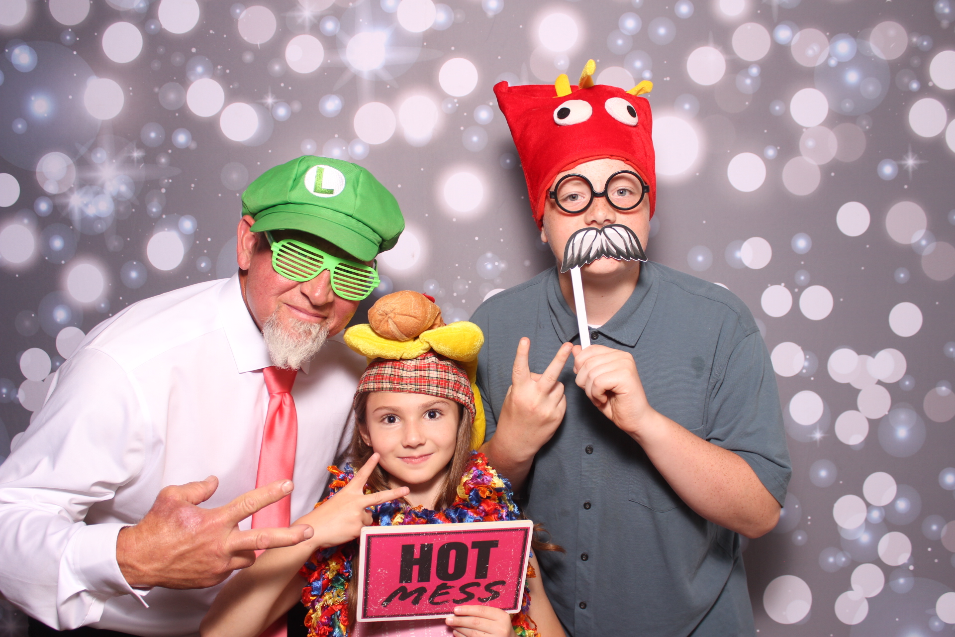 Brenden & Danica’s Wedding | View more photos from the event at gallery.photoboothcincy.com/u/PhotoBoothCincy/Brenden-Danica’s-Wedding