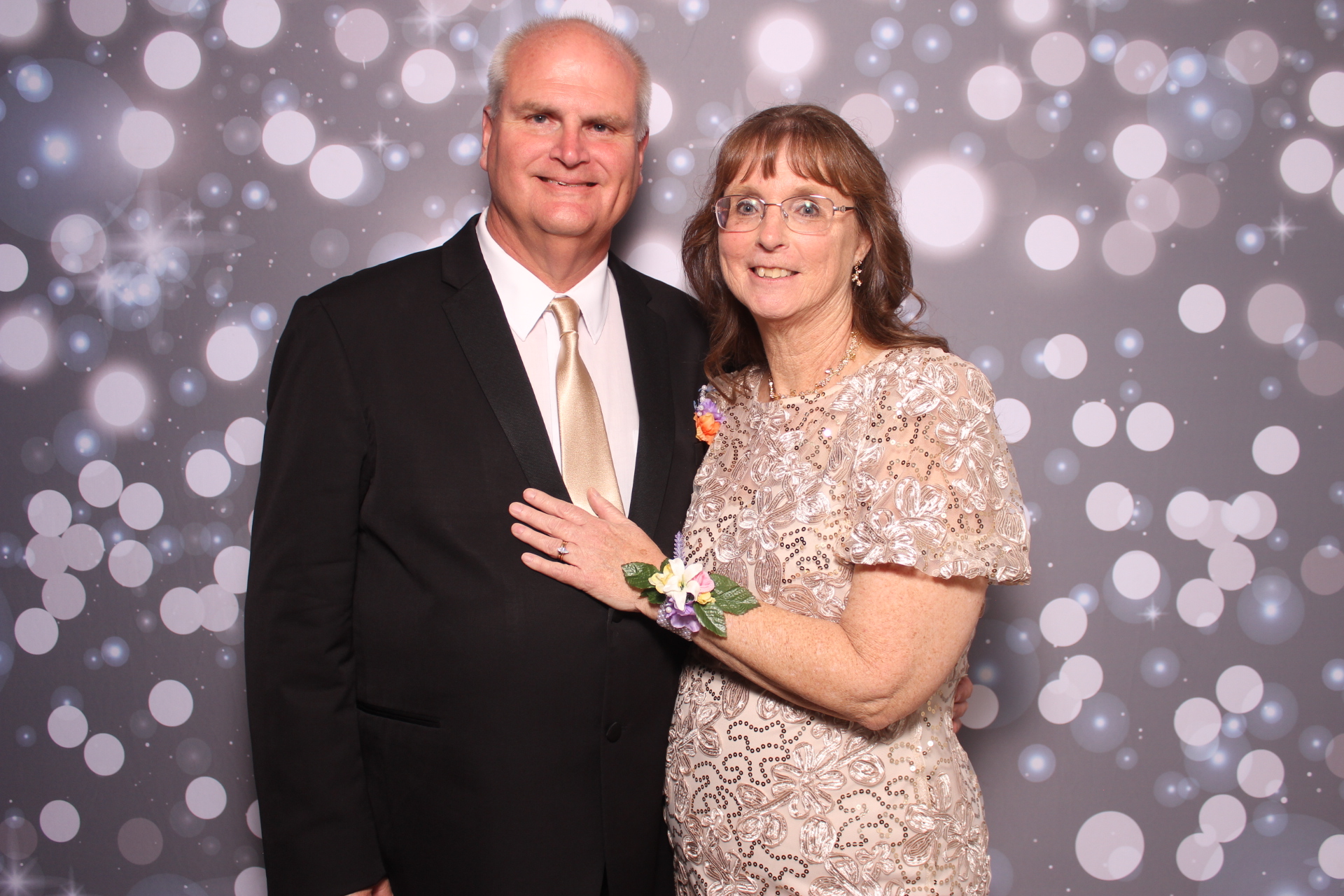 Brenden & Danica’s Wedding | View more photos from the event at gallery.photoboothcincy.com/u/PhotoBoothCincy/Brenden-Danica’s-Wedding