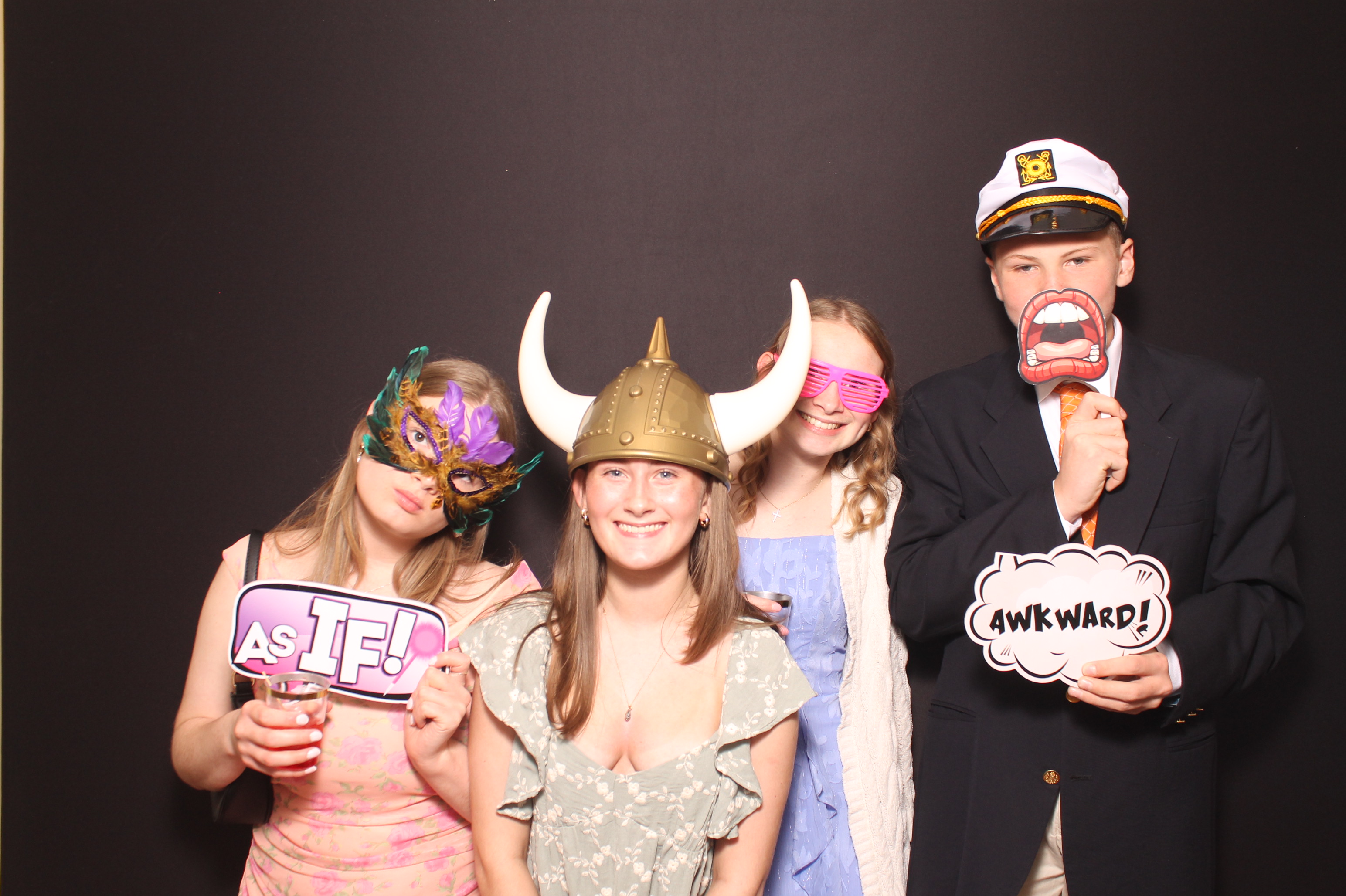 Brittany & Noah Reception | View more photos from the event at gallery.photoboothcincy.com/u/PhotoBoothCincy/Brittany-Noah-Reception