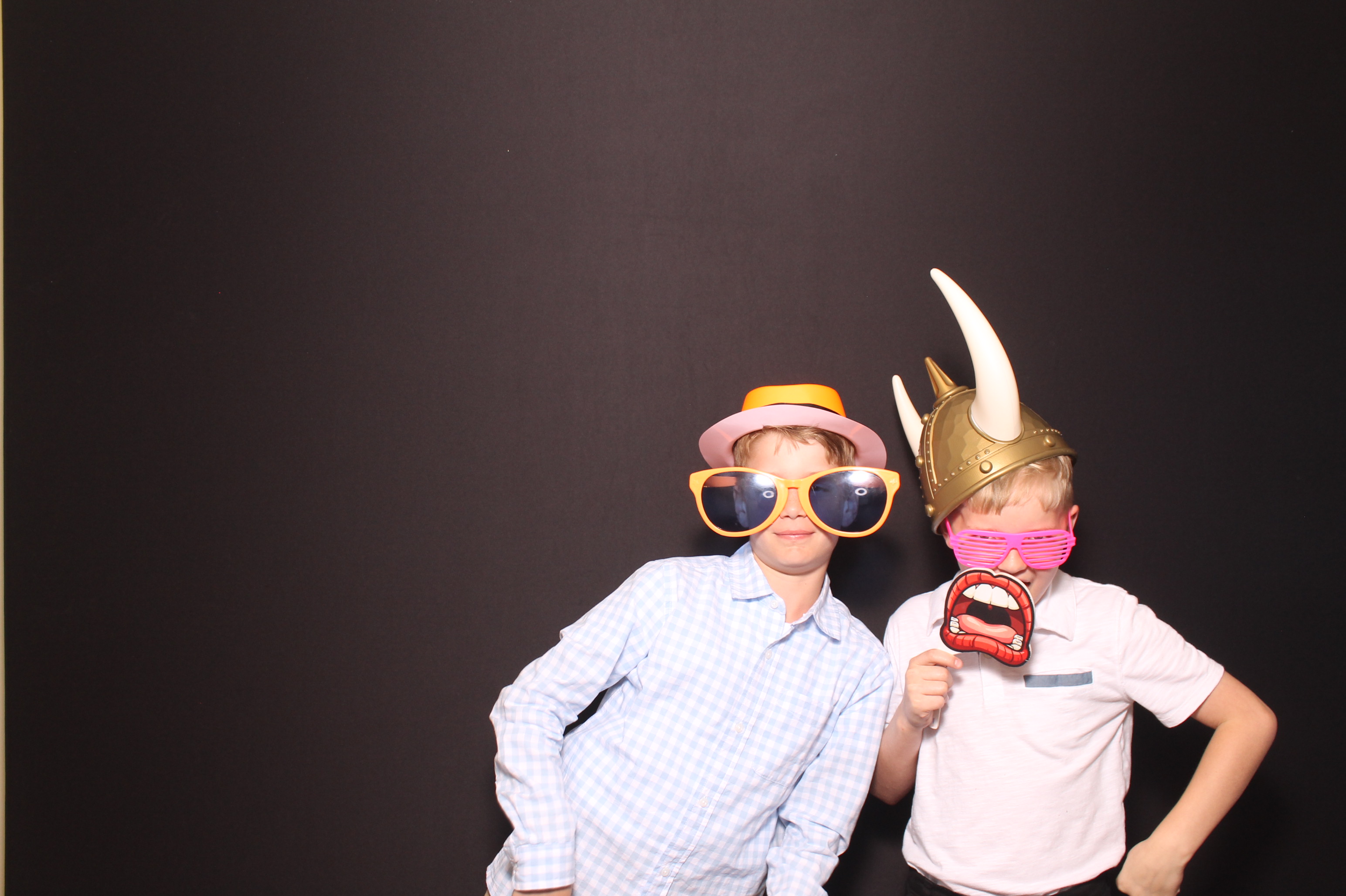 Brittany & Noah Reception | View more photos from the event at gallery.photoboothcincy.com/u/PhotoBoothCincy/Brittany-Noah-Reception