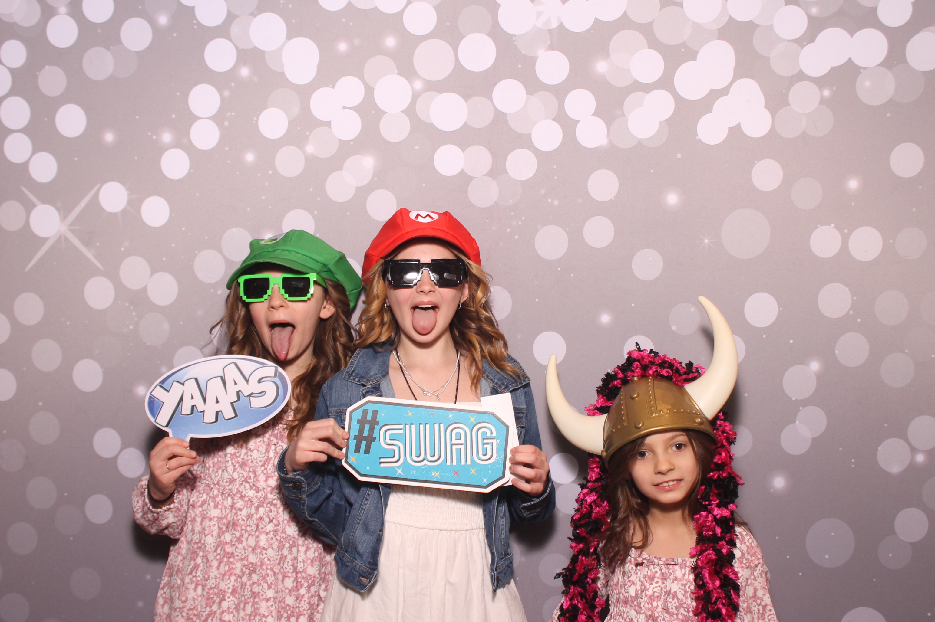 Brittany and KJ's Wedding!! | View more photos from the event at gallery.photoboothcincy.com/u/PhotoBoothCincy/Brittany-and-KJs-Wedding