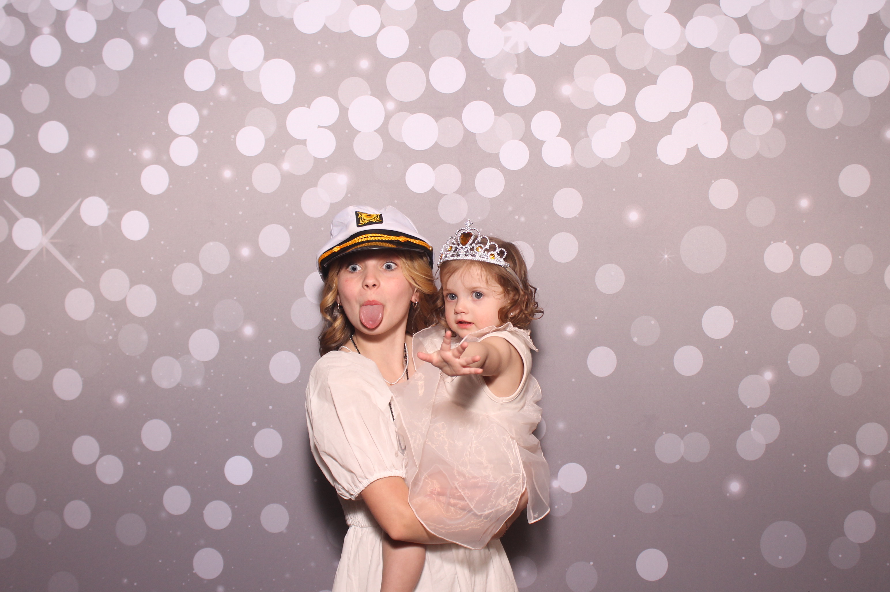 Brittany and KJ's Wedding!! | View more photos from the event at gallery.photoboothcincy.com/u/PhotoBoothCincy/Brittany-and-KJs-Wedding