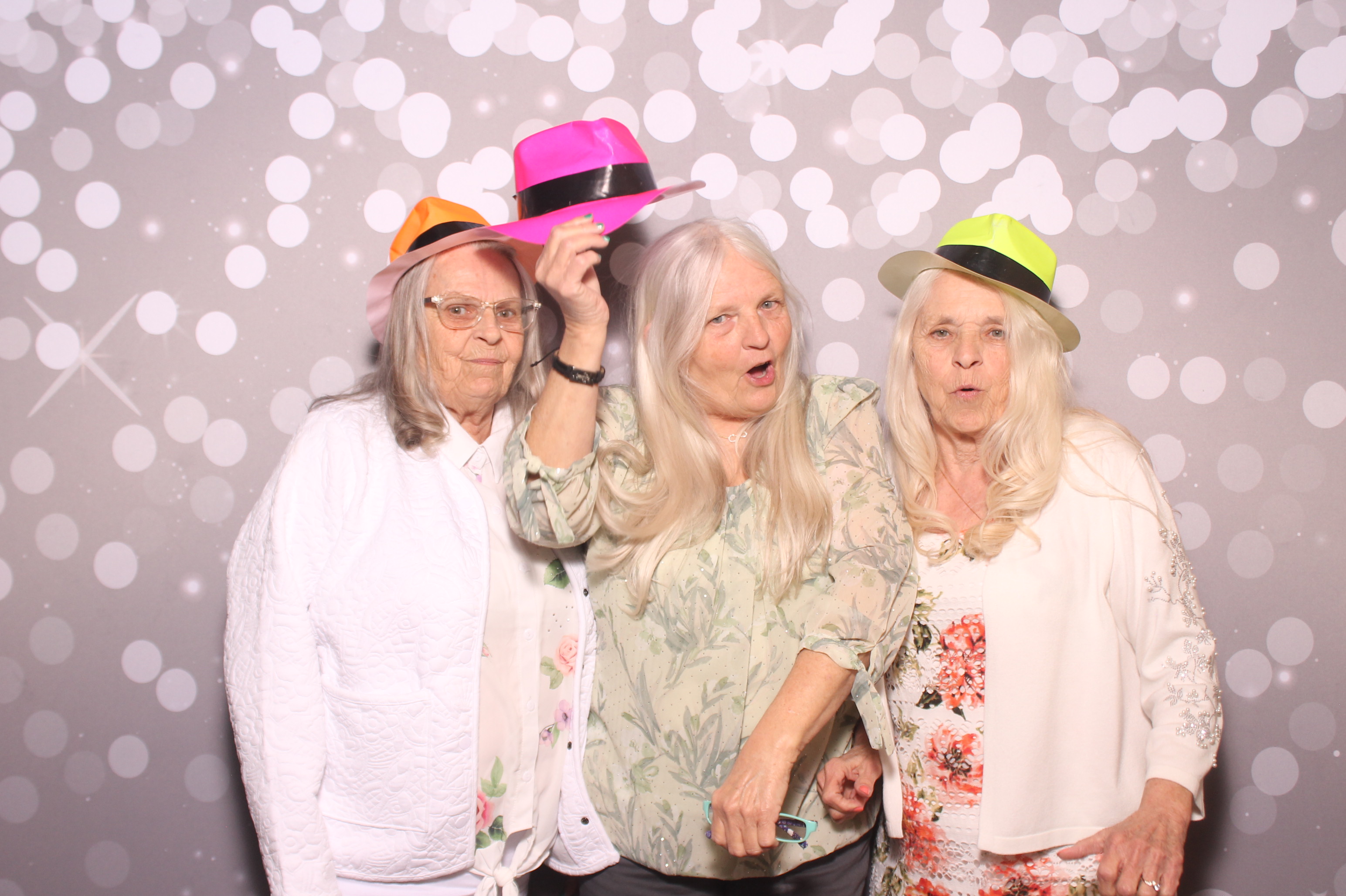 Brittany and KJ's Wedding!! | View more photos from the event at gallery.photoboothcincy.com/u/PhotoBoothCincy/Brittany-and-KJs-Wedding