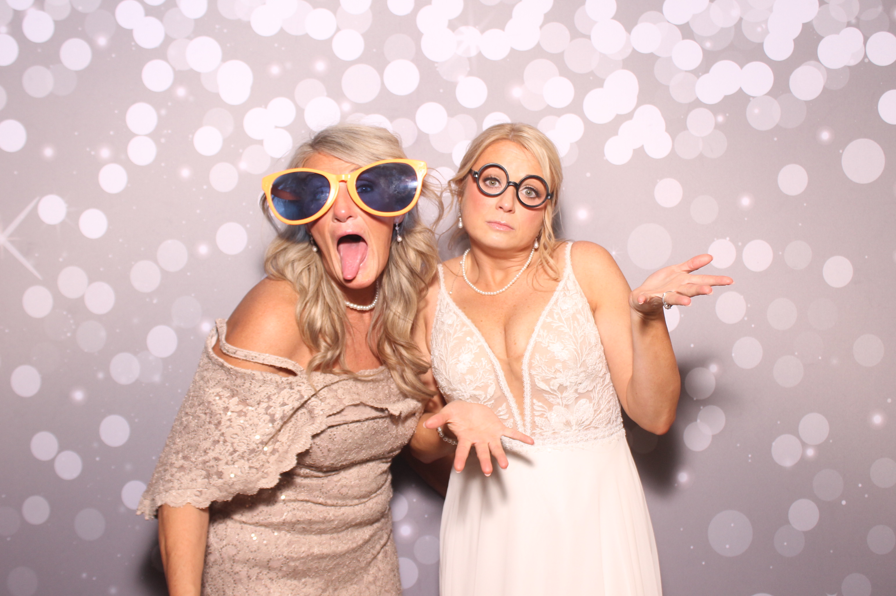 Brittany and KJ's Wedding!! | View more photos from the event at gallery.photoboothcincy.com/u/PhotoBoothCincy/Brittany-and-KJs-Wedding