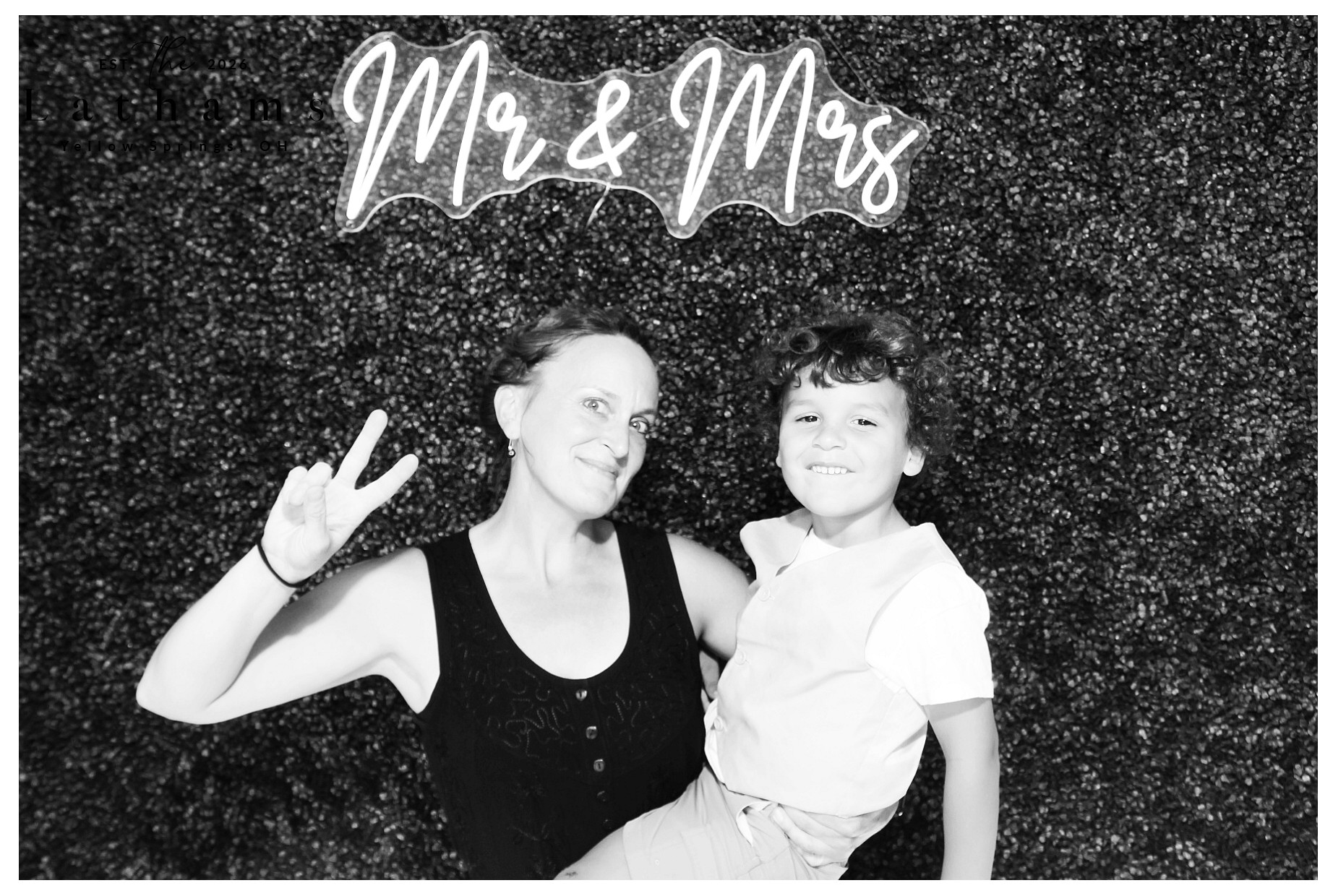 Brittany and Stefari Wedding | View more photos from the event at gallery.photoboothcincy.com/u/PhotoBoothCincy/Brittany-and-Stefari-Wedding