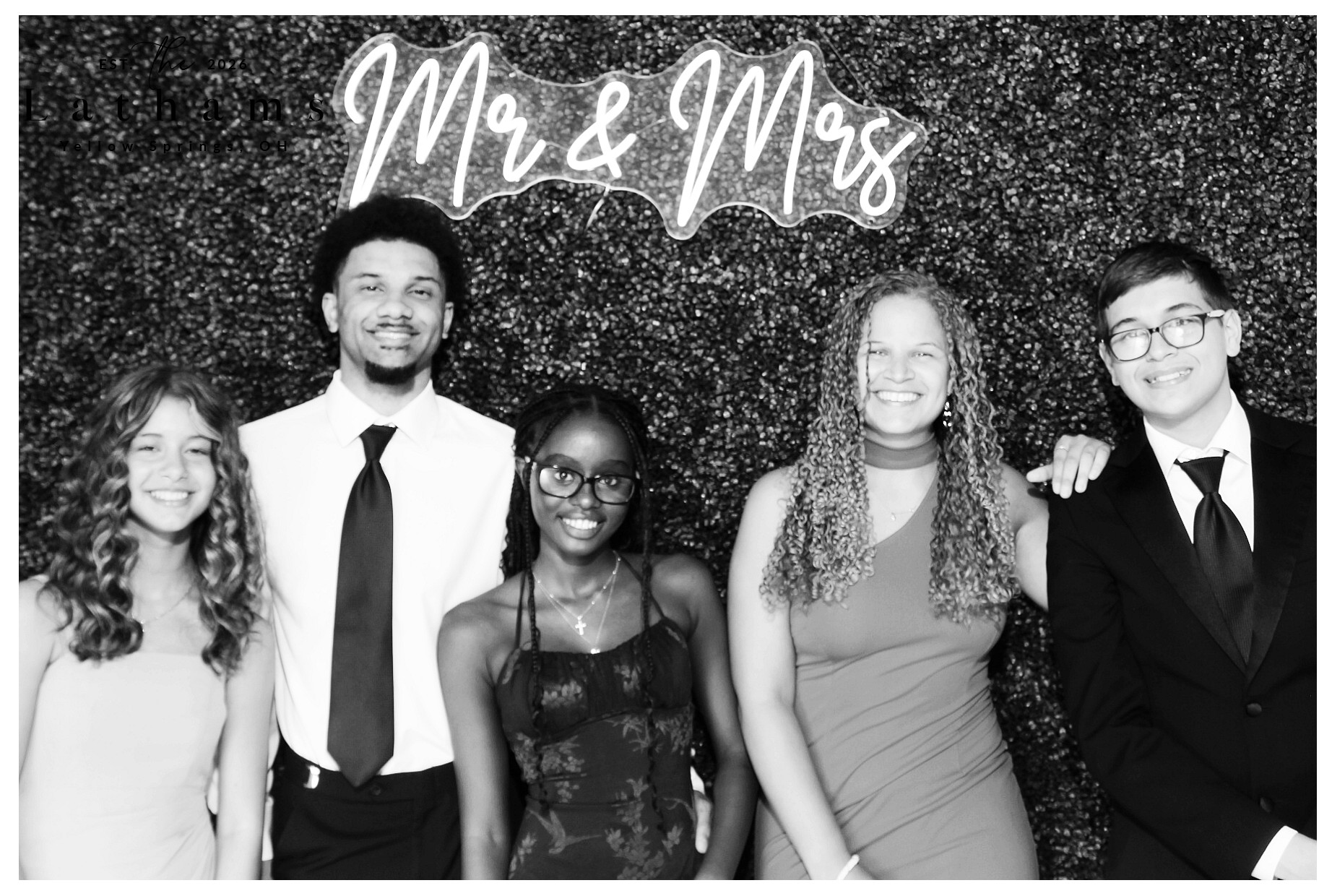 Brittany and Stefari Wedding | View more photos from the event at gallery.photoboothcincy.com/u/PhotoBoothCincy/Brittany-and-Stefari-Wedding
