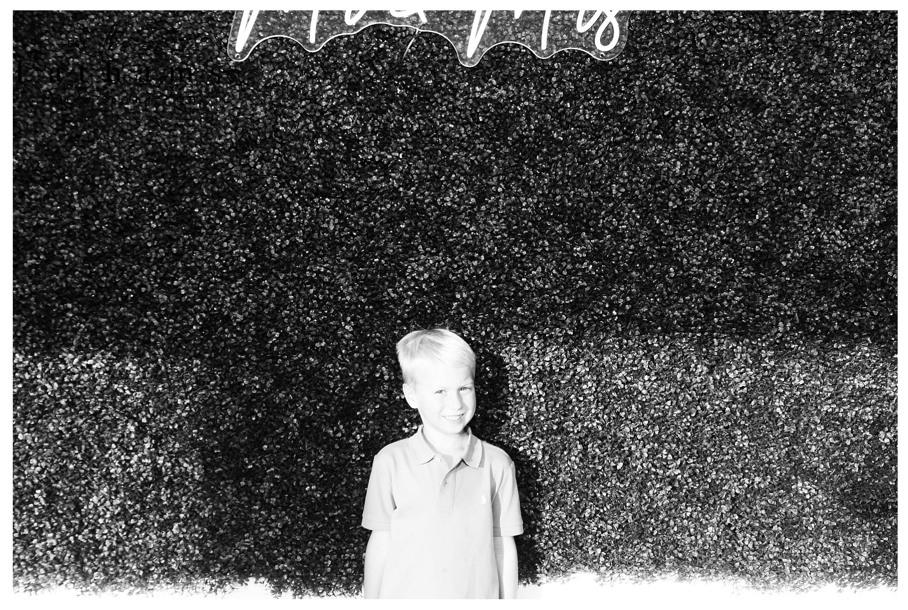 Brittany and Stefari Wedding | View more photos from the event at gallery.photoboothcincy.com/u/PhotoBoothCincy/Brittany-and-Stefari-Wedding