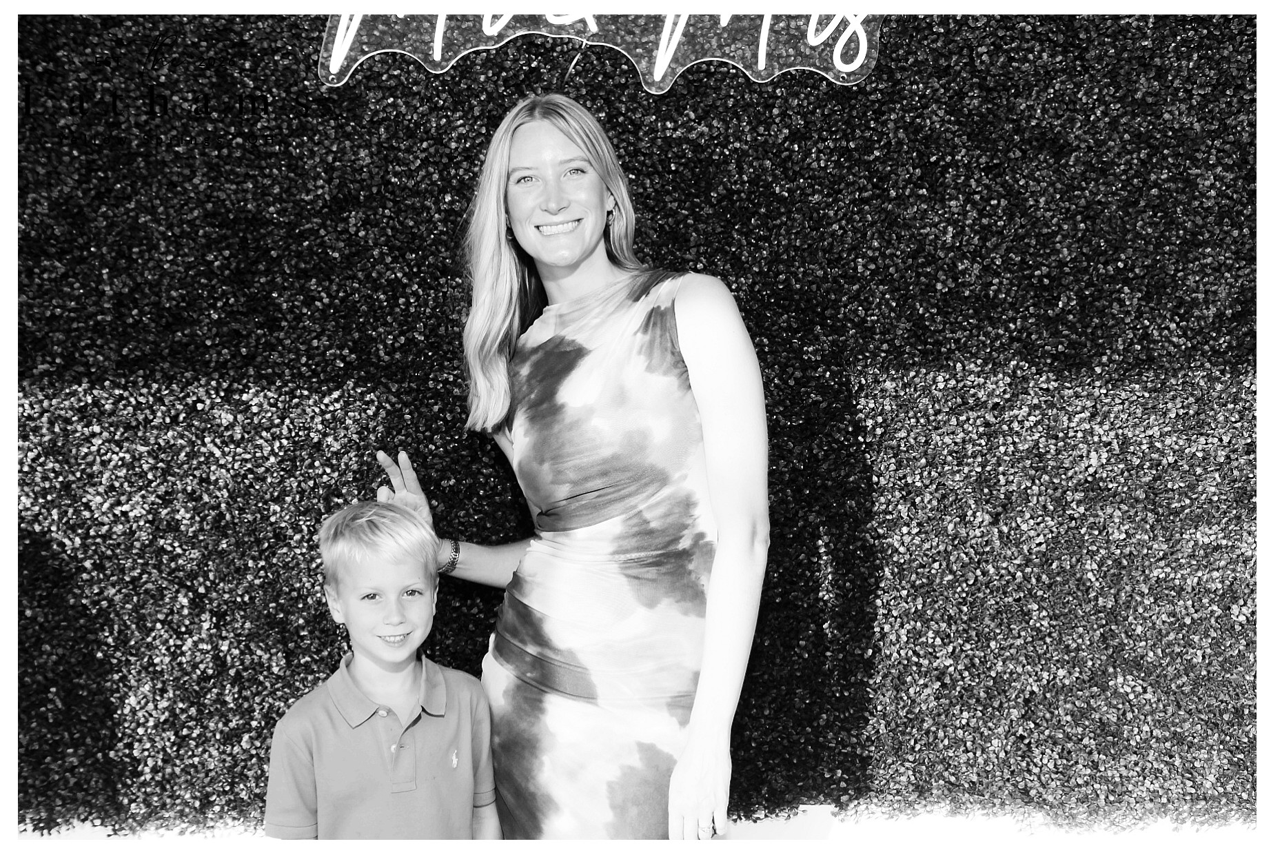 Brittany and Stefari Wedding | View more photos from the event at gallery.photoboothcincy.com/u/PhotoBoothCincy/Brittany-and-Stefari-Wedding