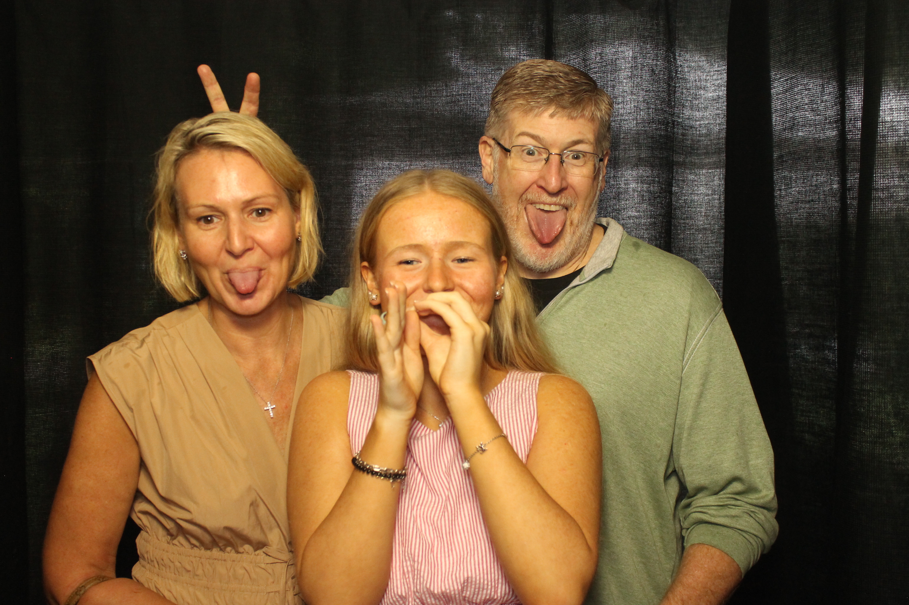 Brody's Grad Party!! | View more photos from the event at gallery.photoboothcincy.com/u/PhotoBoothCincy/Brodys-Grad-Party