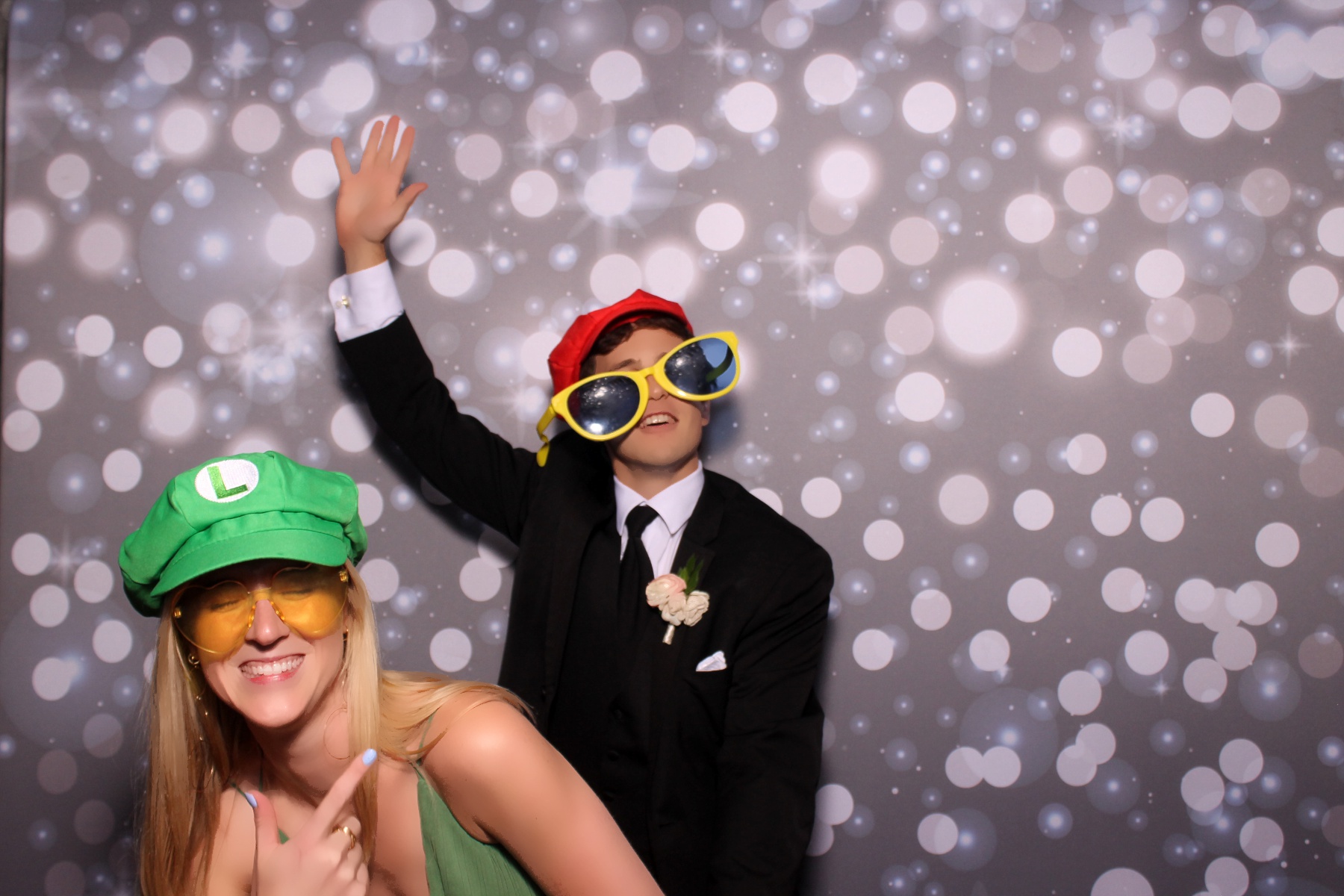 Brooke & Sam | View more photos from the event at gallery.photoboothcincy.com/u/PhotoBoothCincy/Brooke-Sam